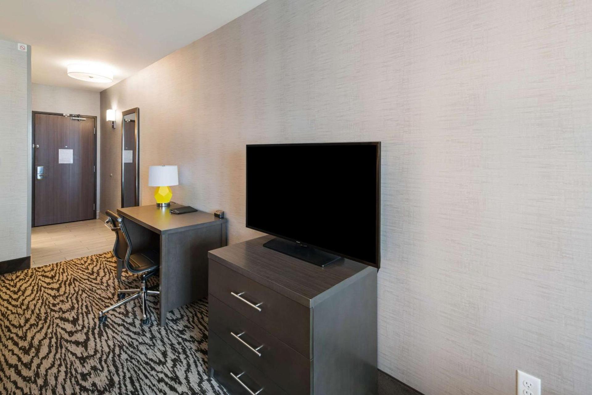 Comfort Suites Kennewick at Southridge photo 38
