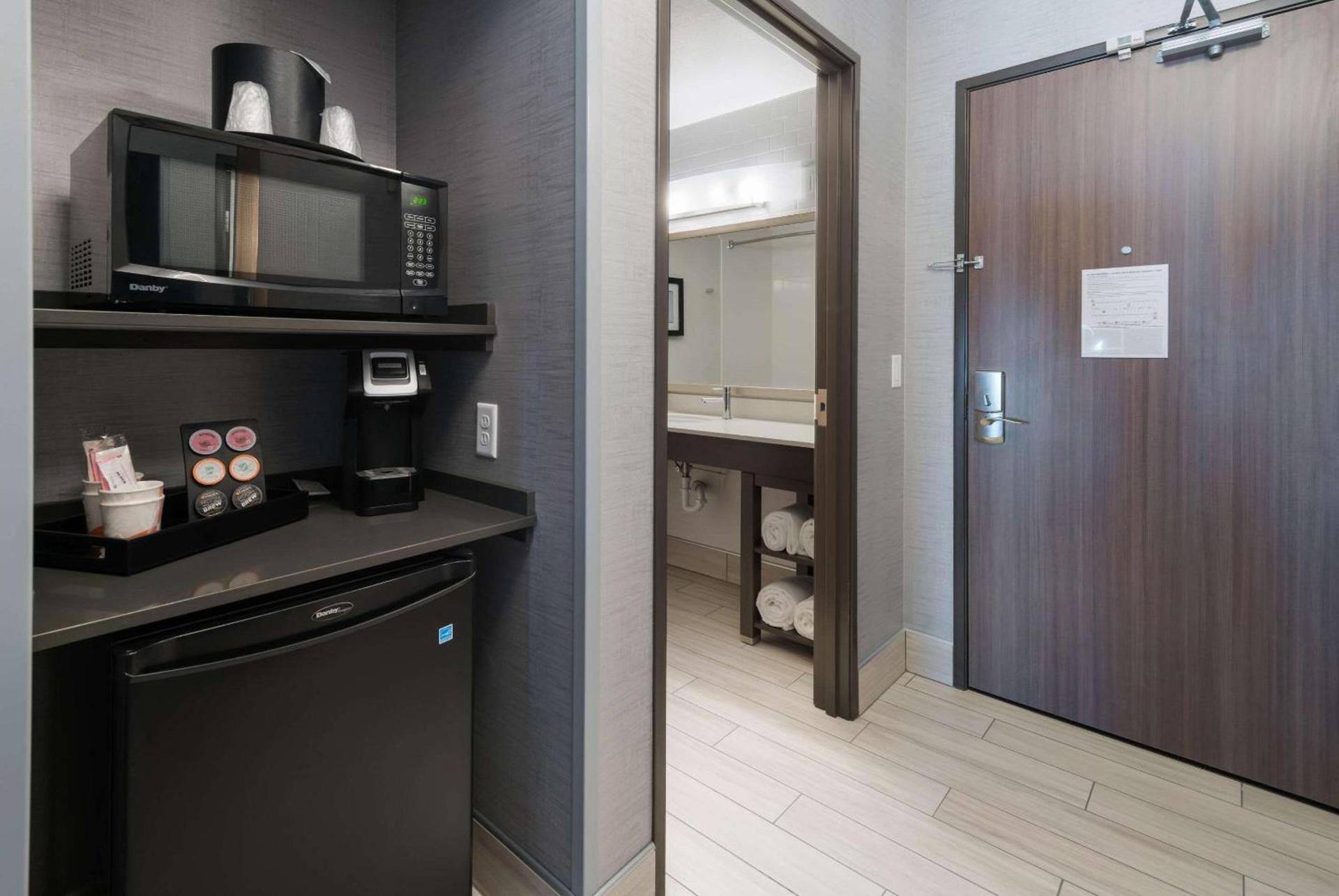 Comfort Suites Kennewick at Southridge photo 33