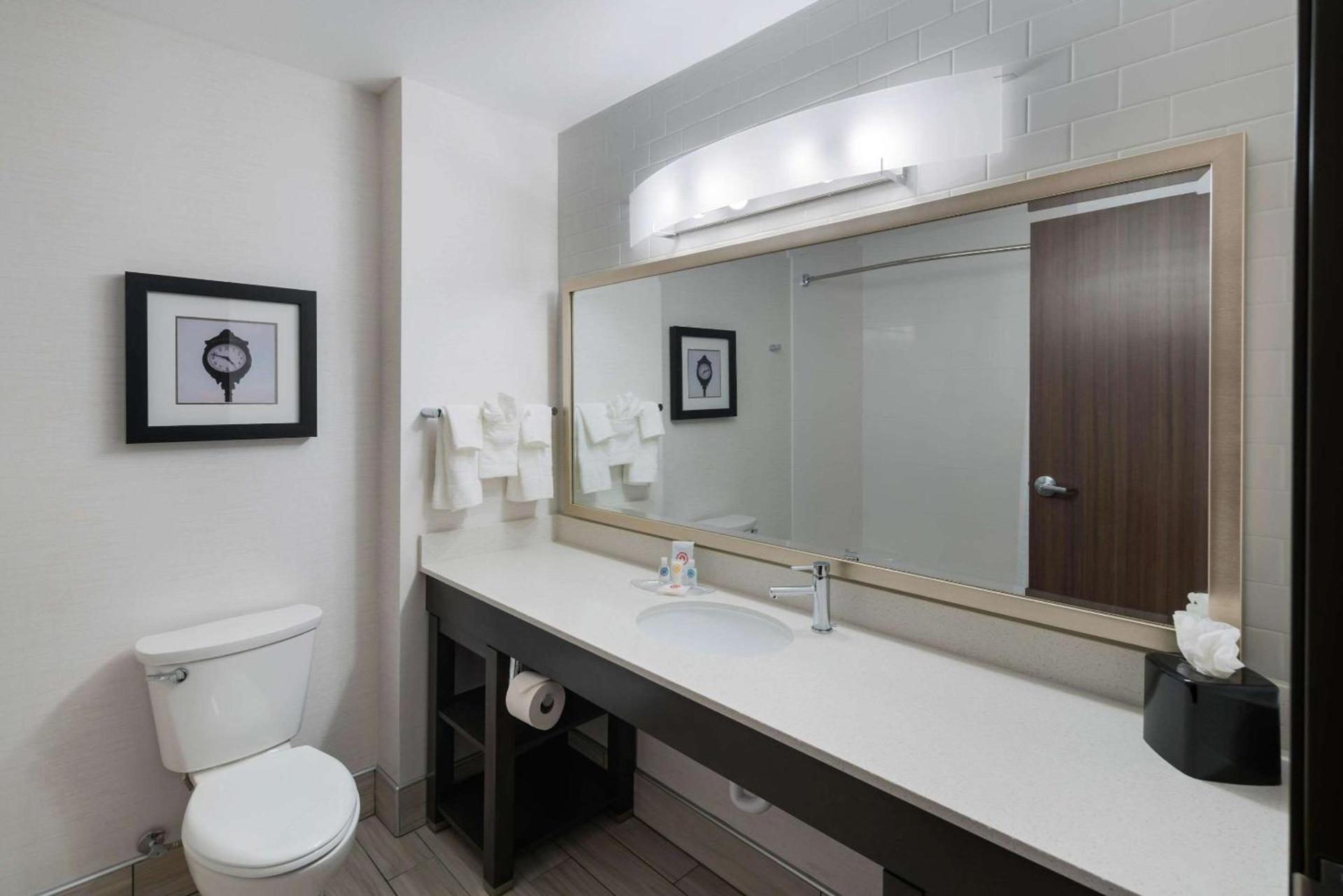 Comfort Suites Kennewick at Southridge photo 37