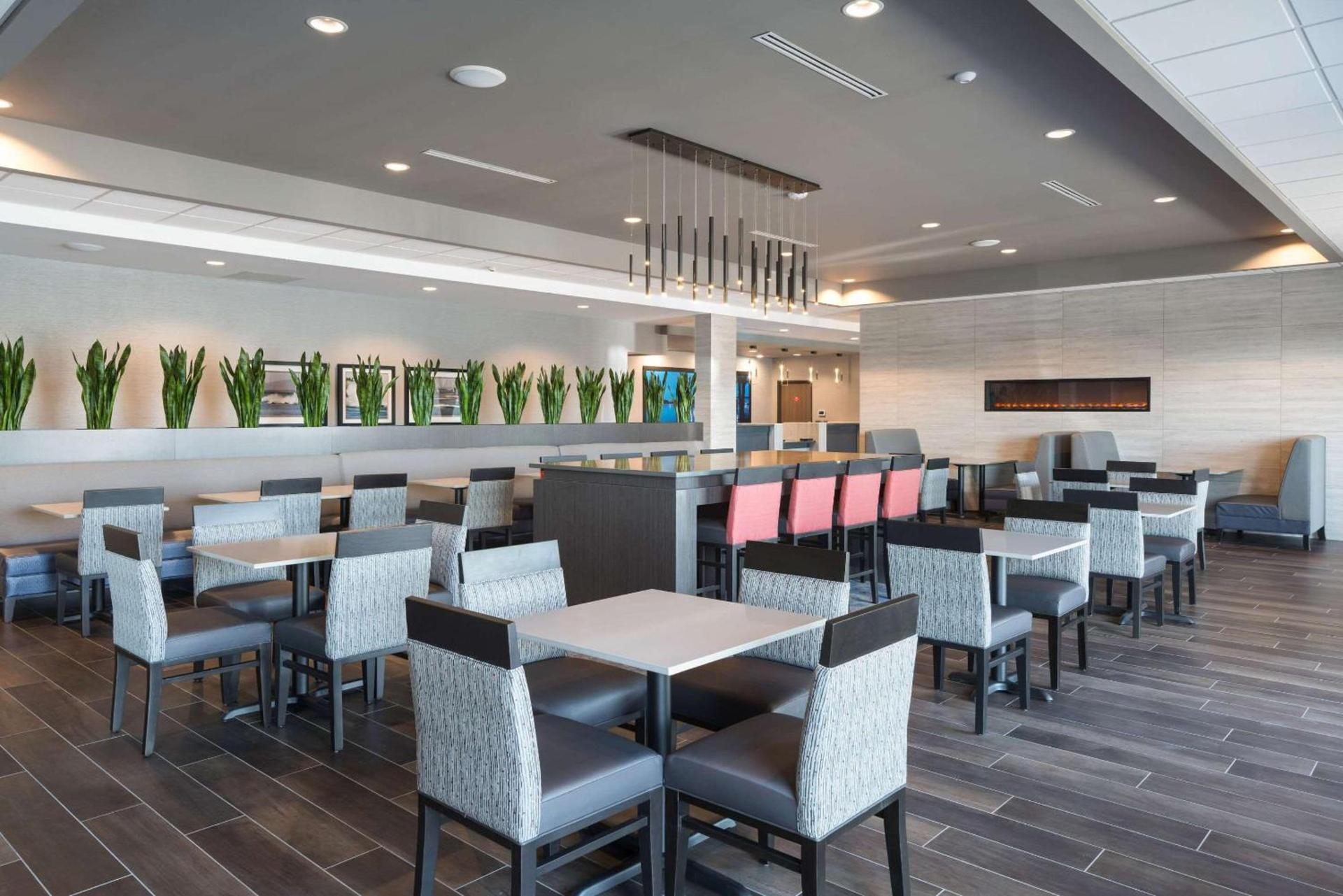 Comfort Suites Kennewick at Southridge photo 19