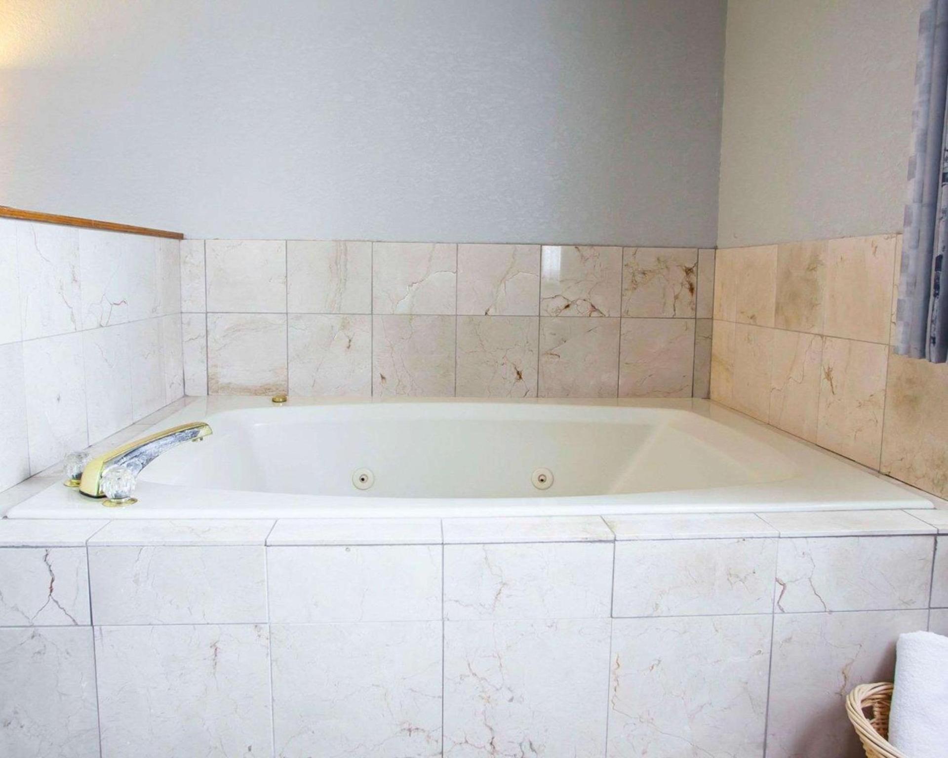 Quality Inn & Suites Ankeny-Des Moines photo 16
