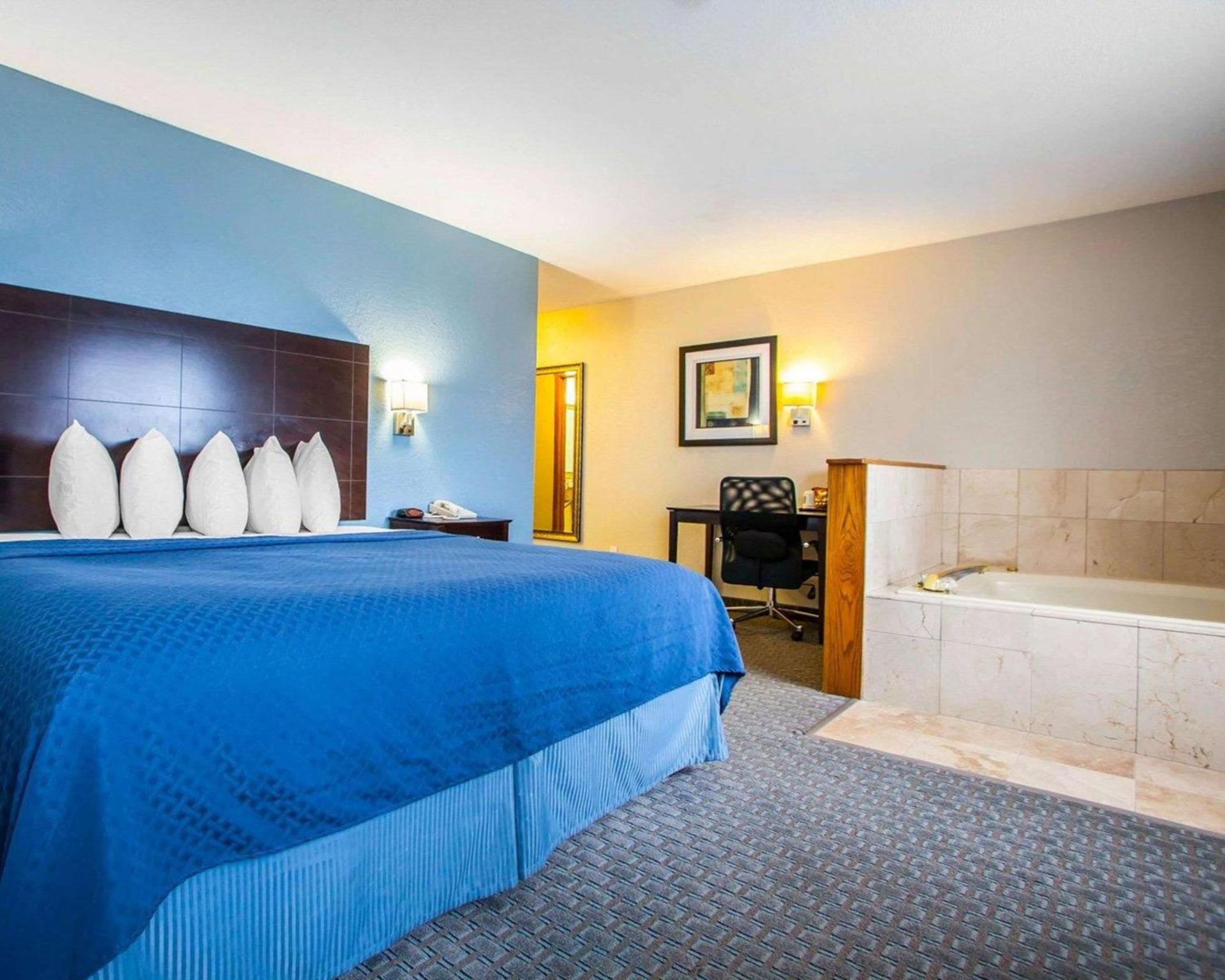 Quality Inn & Suites Ankeny-Des Moines photo 21