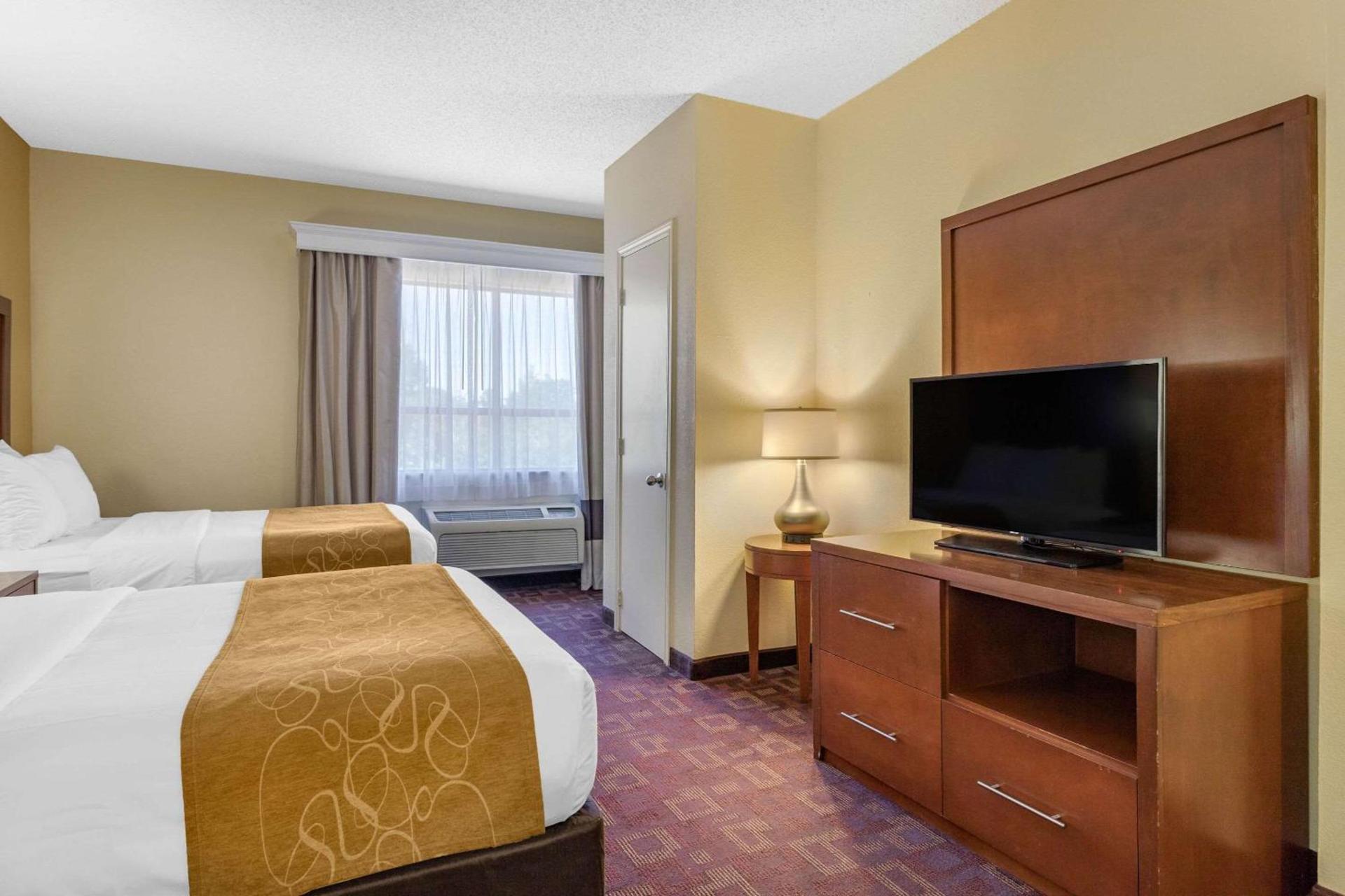 Spark by Hilton Houston near the Galleria photo 11