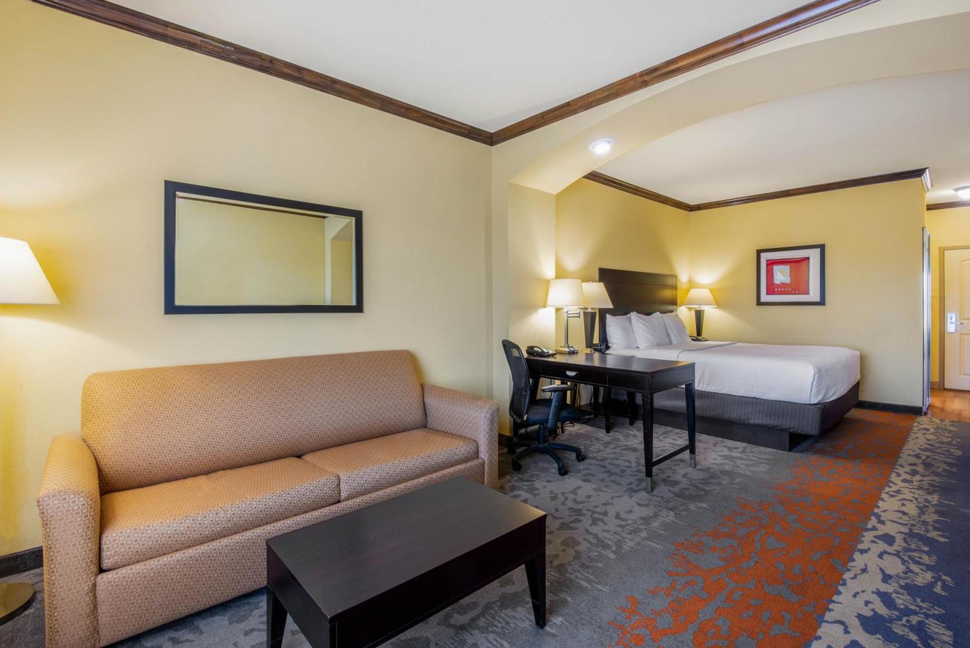 La Quinta by Wyndham Eastland photo 79