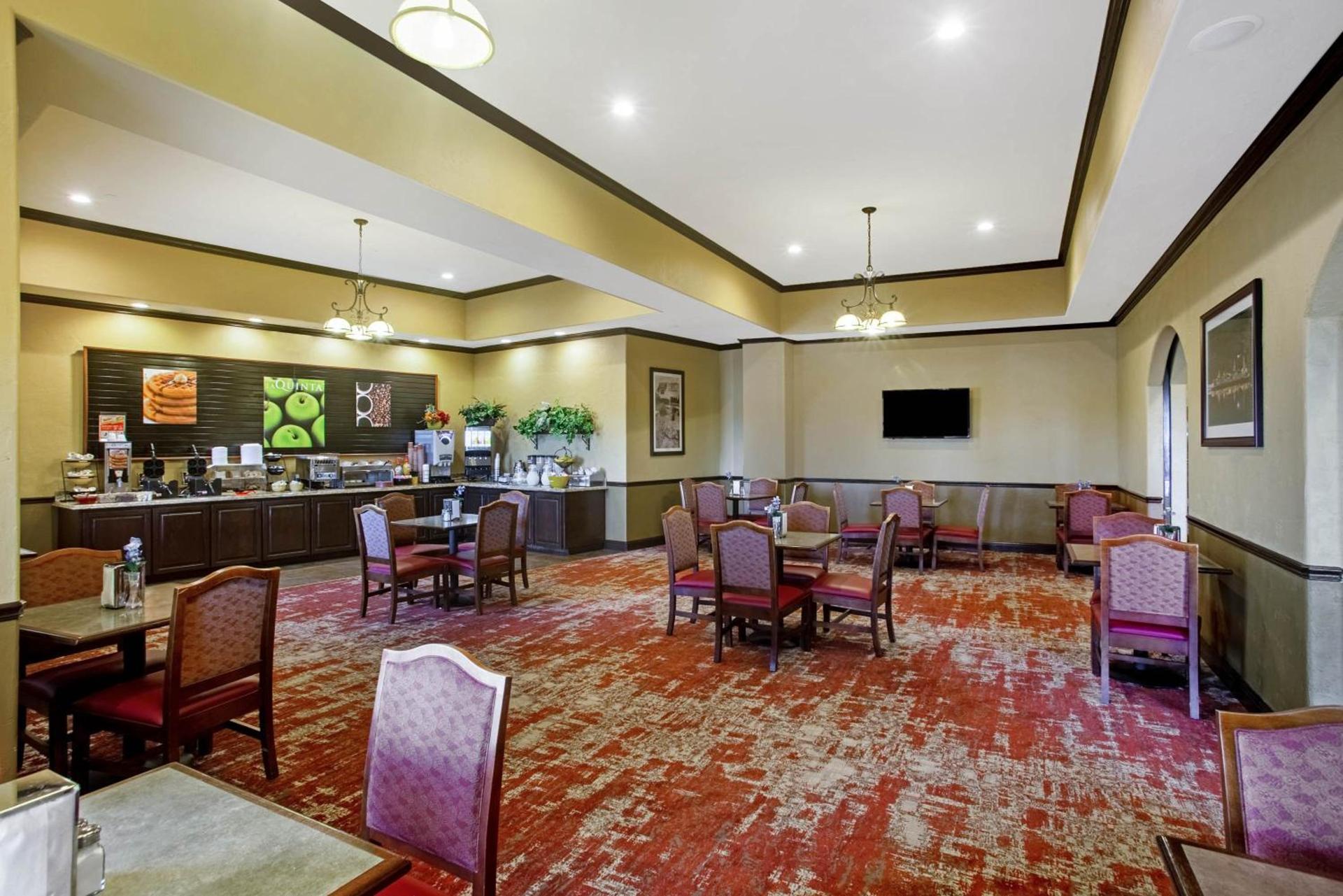 La Quinta by Wyndham Marble Falls photo 32