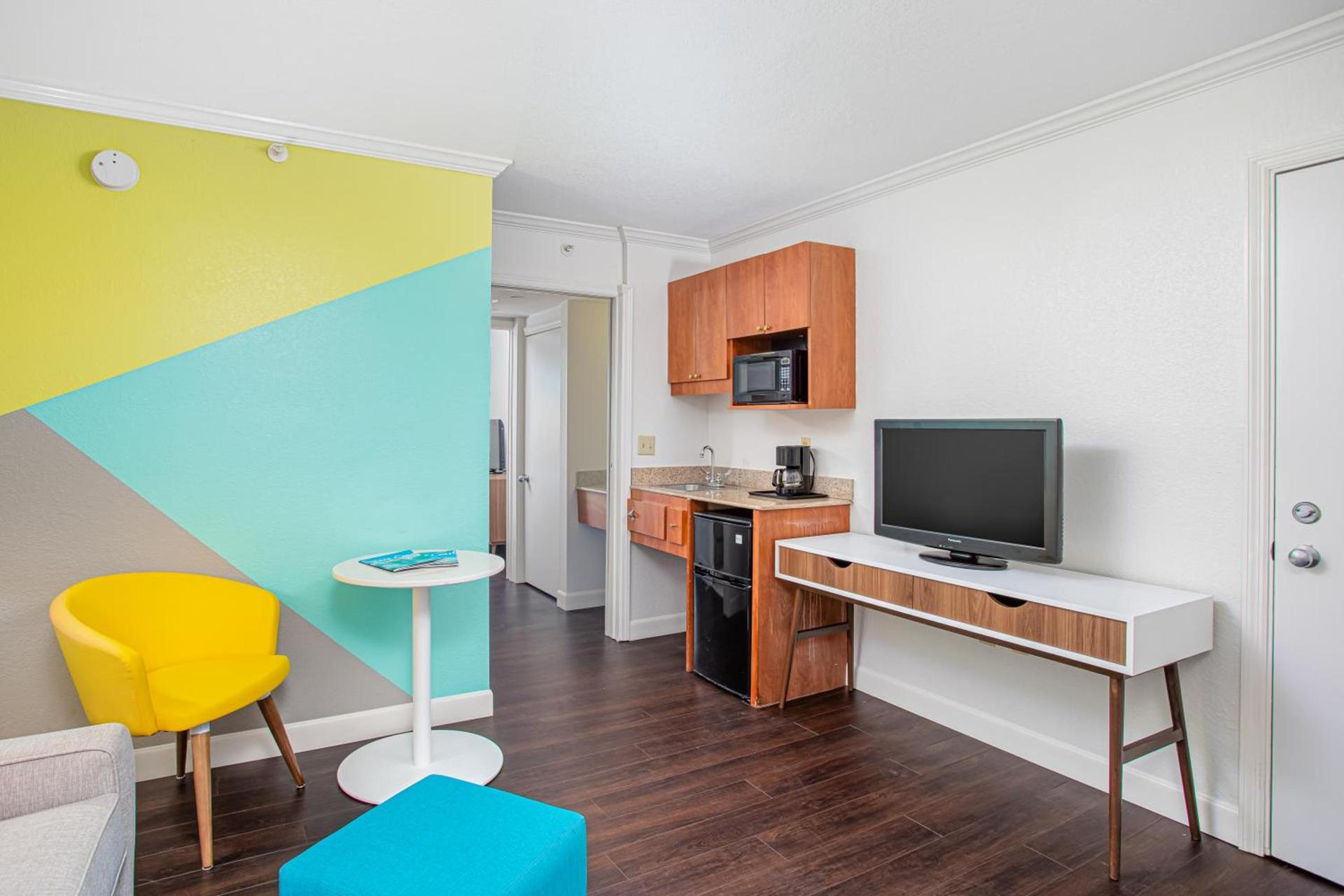 Beachside Hotel & Suites Cocoa Beach - Port Canaveral photo 10