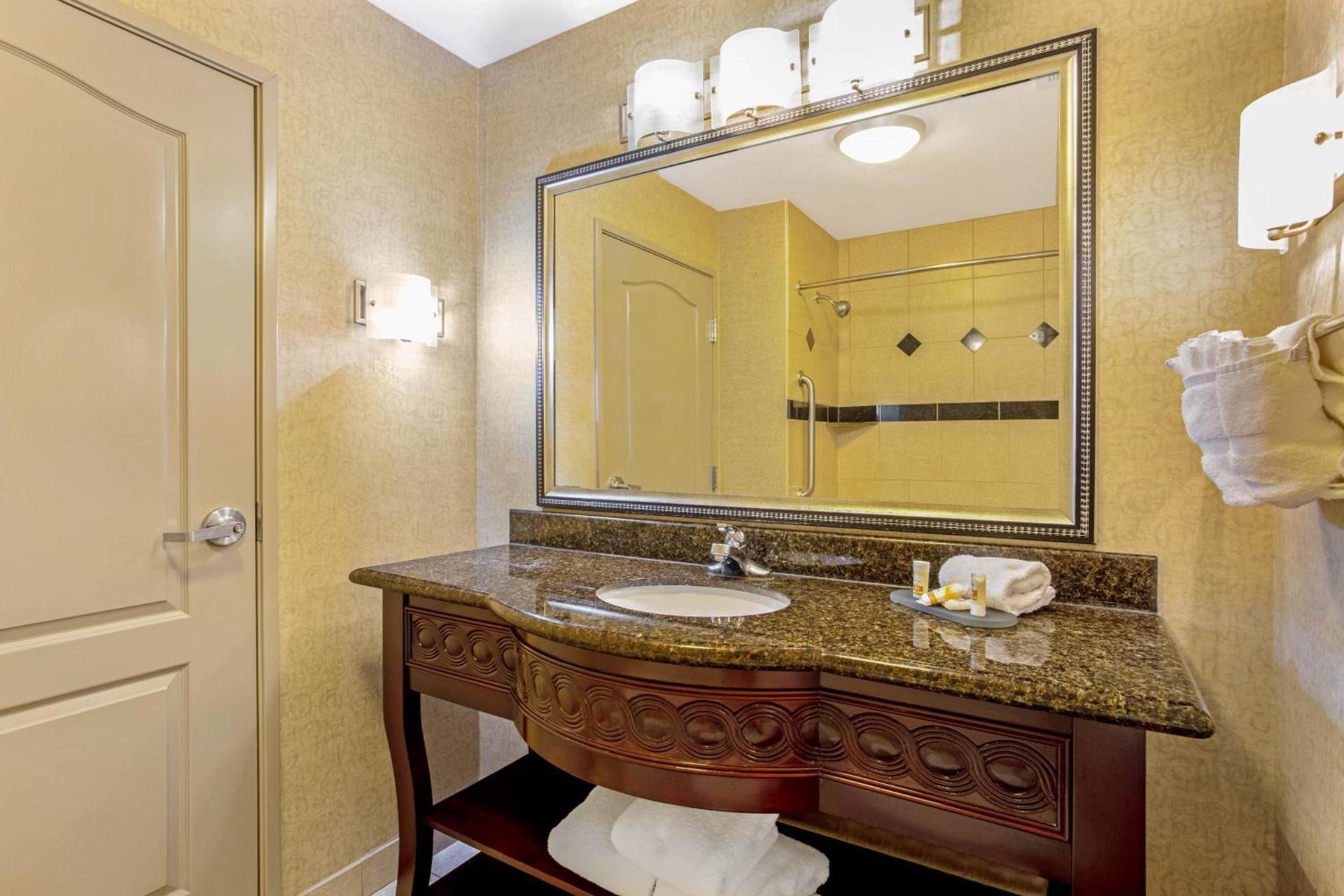 La Quinta by Wyndham Cleburne photo 36