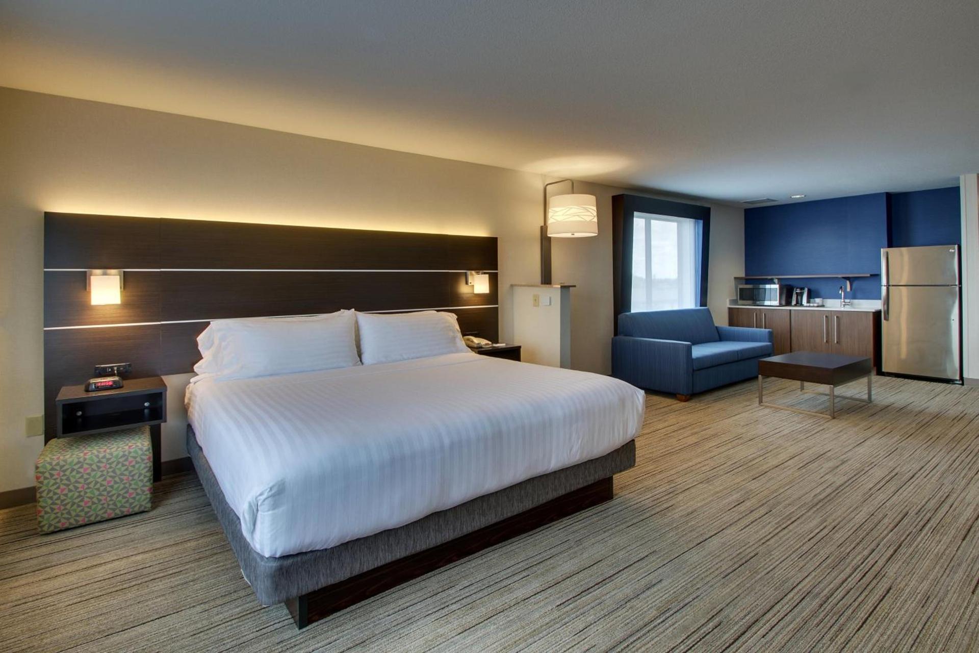 Holiday Inn Express Hotel & Suites Morris by IHG photo 37