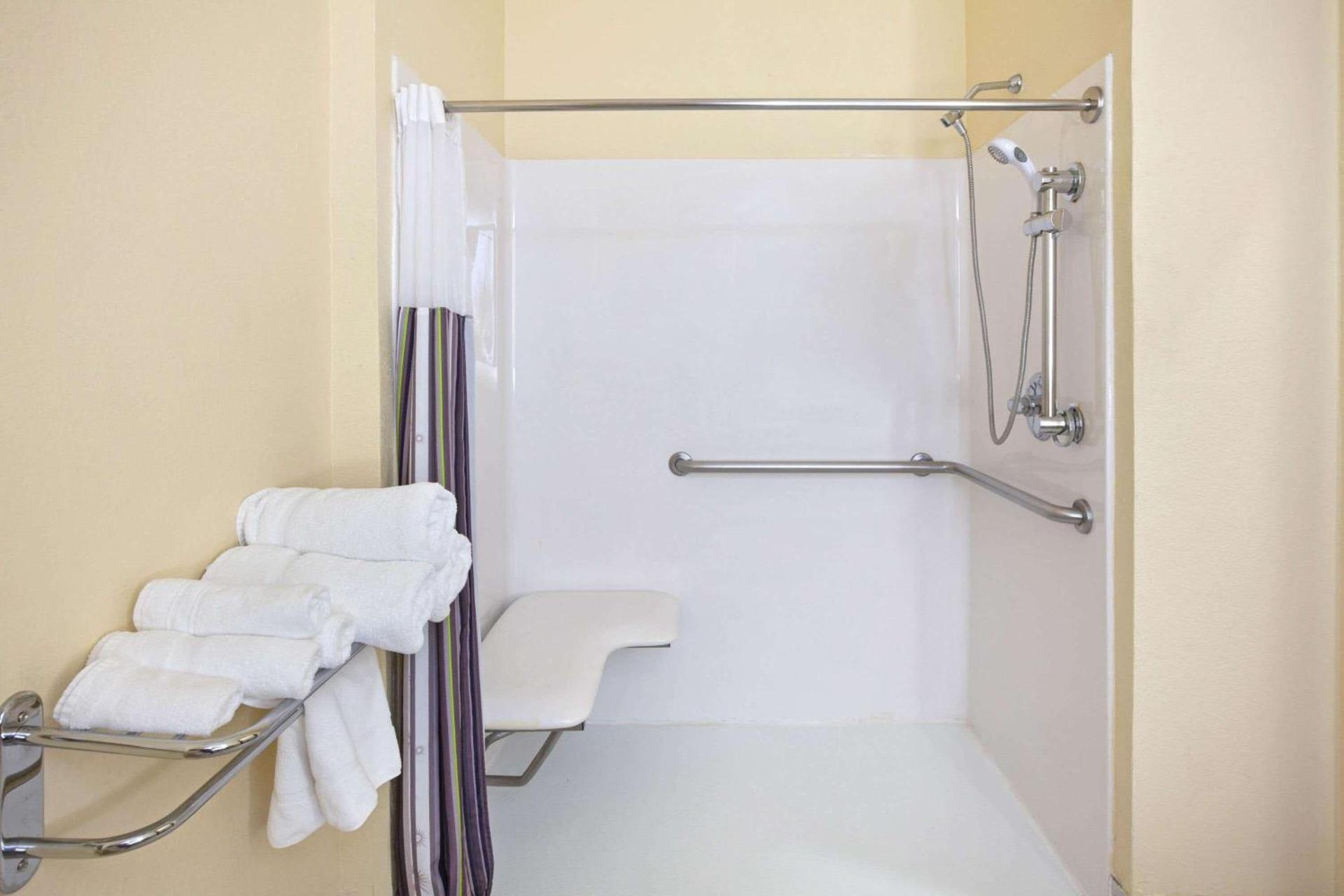 La Quinta Inn & Suites By Wyndham Houston Pasadena North photo 10
