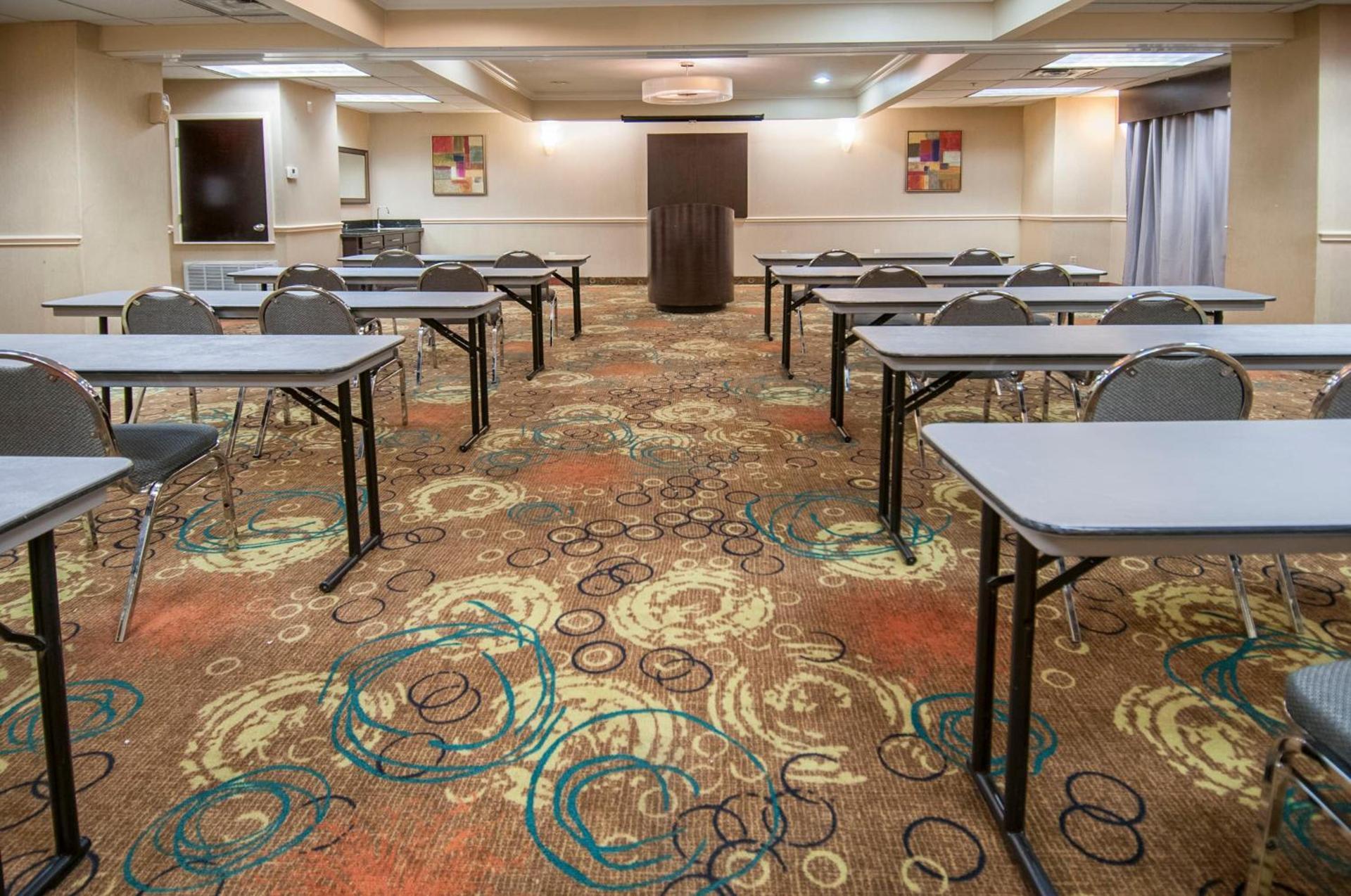 Holiday Inn Express Hotel & Suites Houston North Intercontinental by IHG photo 5