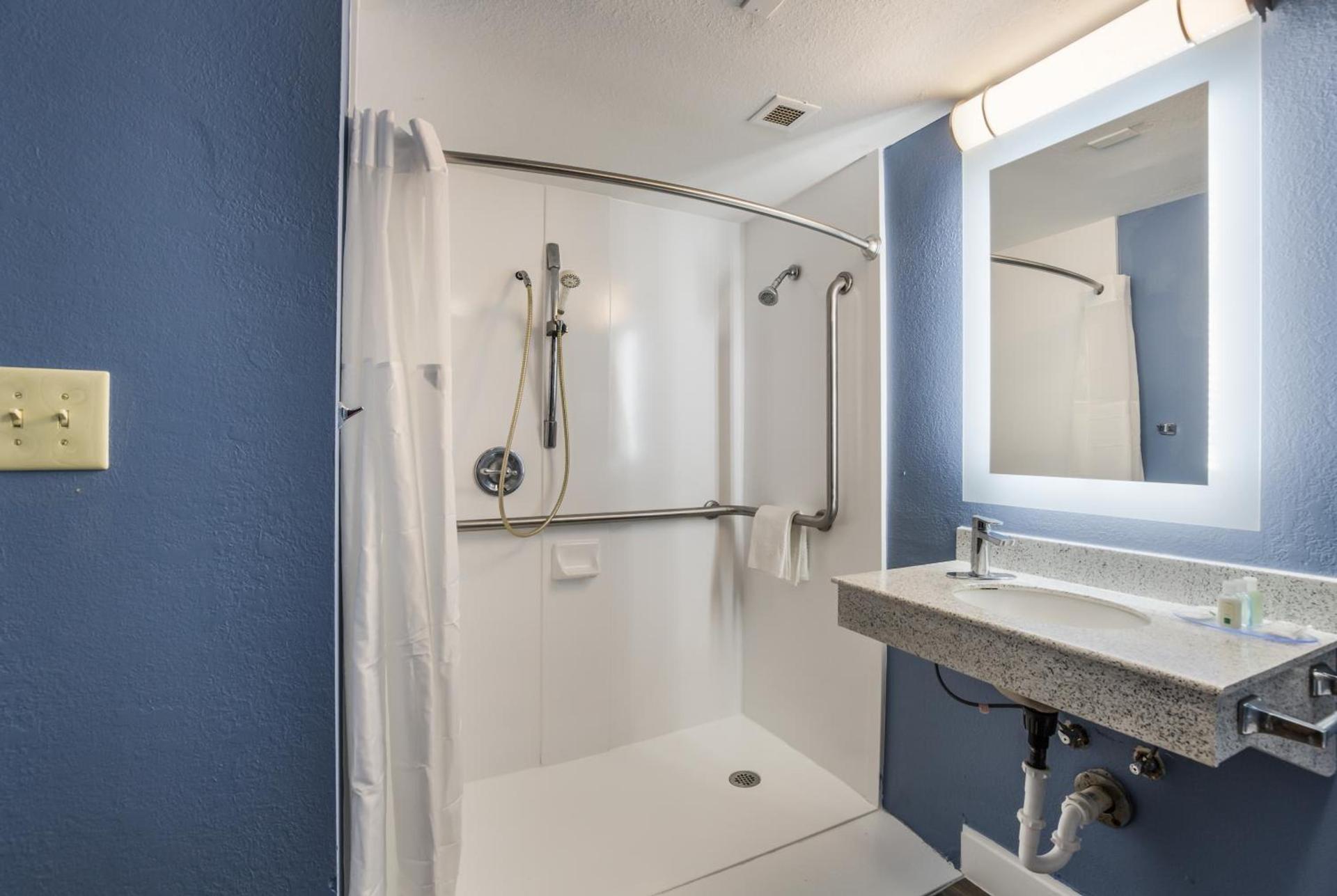 Quality Inn Hampton - Newport News photo 24