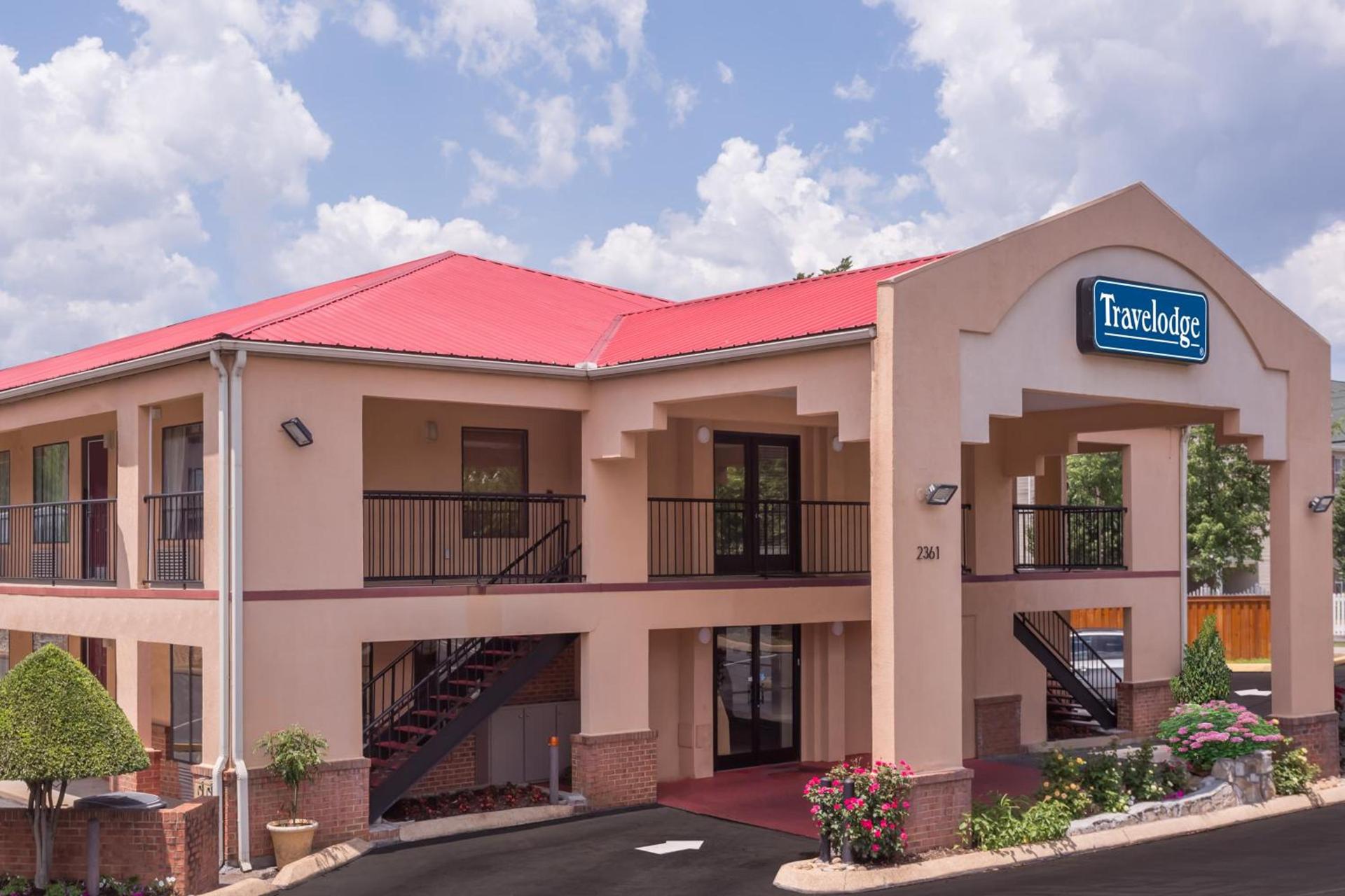 Regency Inn & Suites-Hamilton Place photo 2
