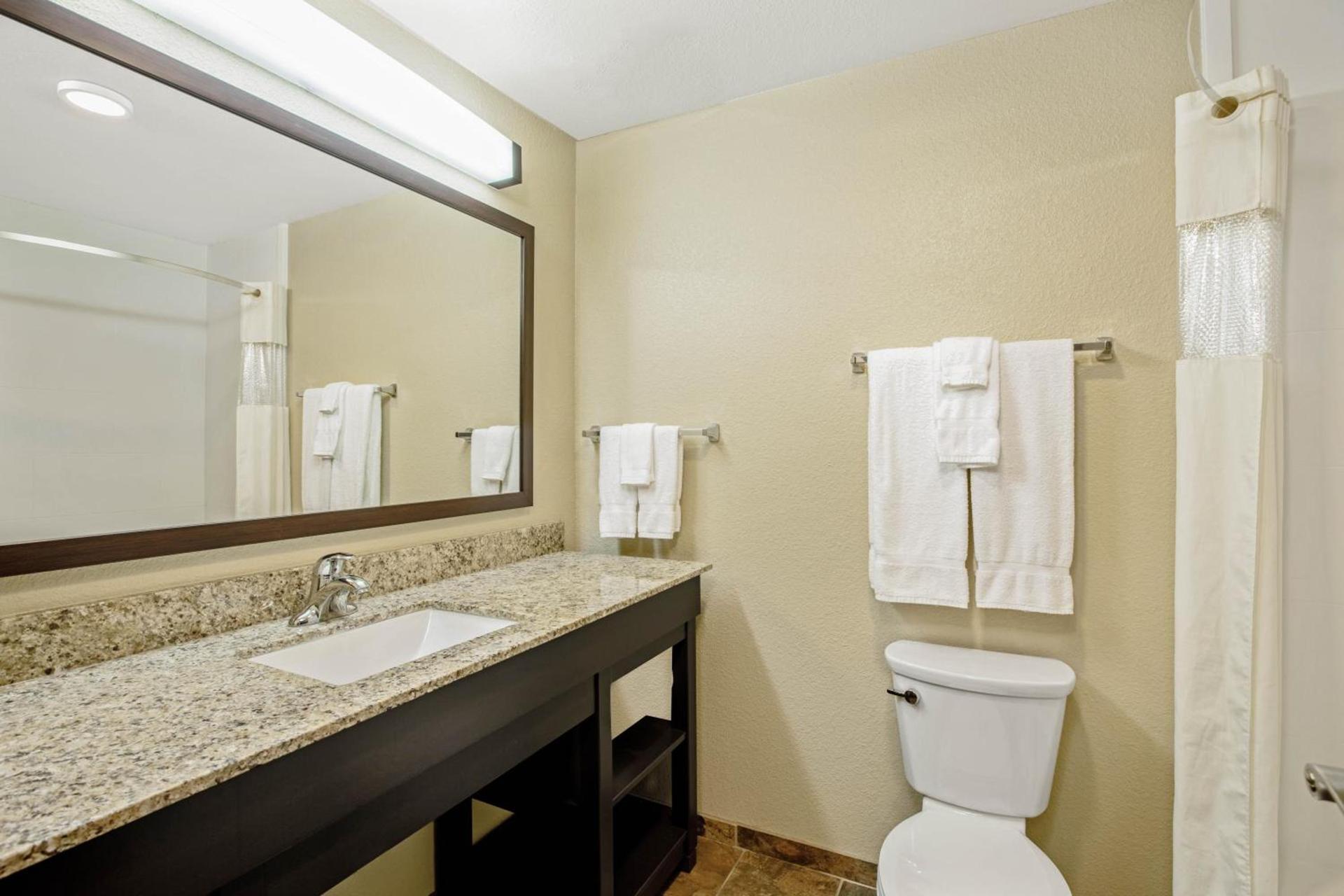 La Quinta by Wyndham Gillette photo 49