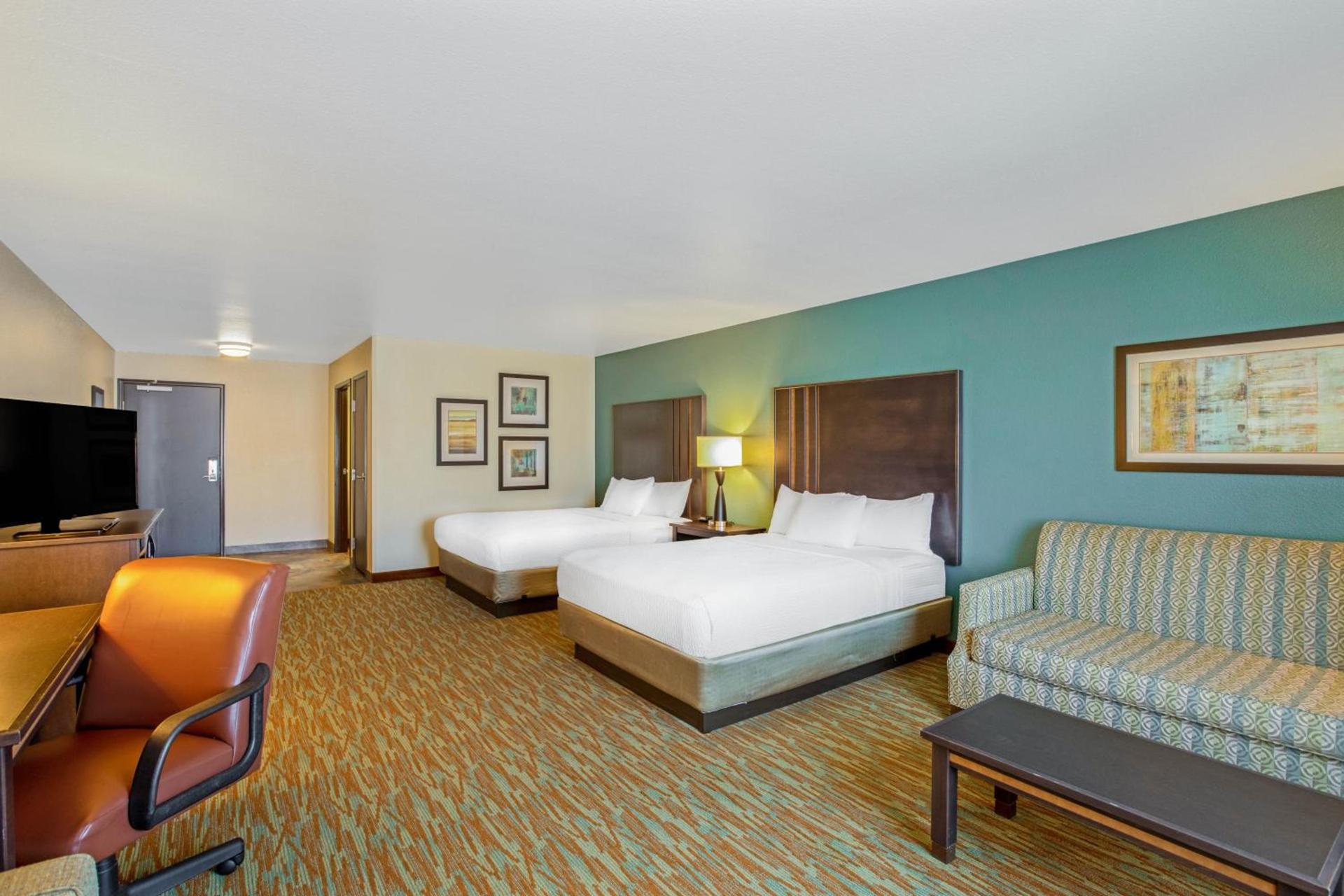 La Quinta by Wyndham Gillette photo 36