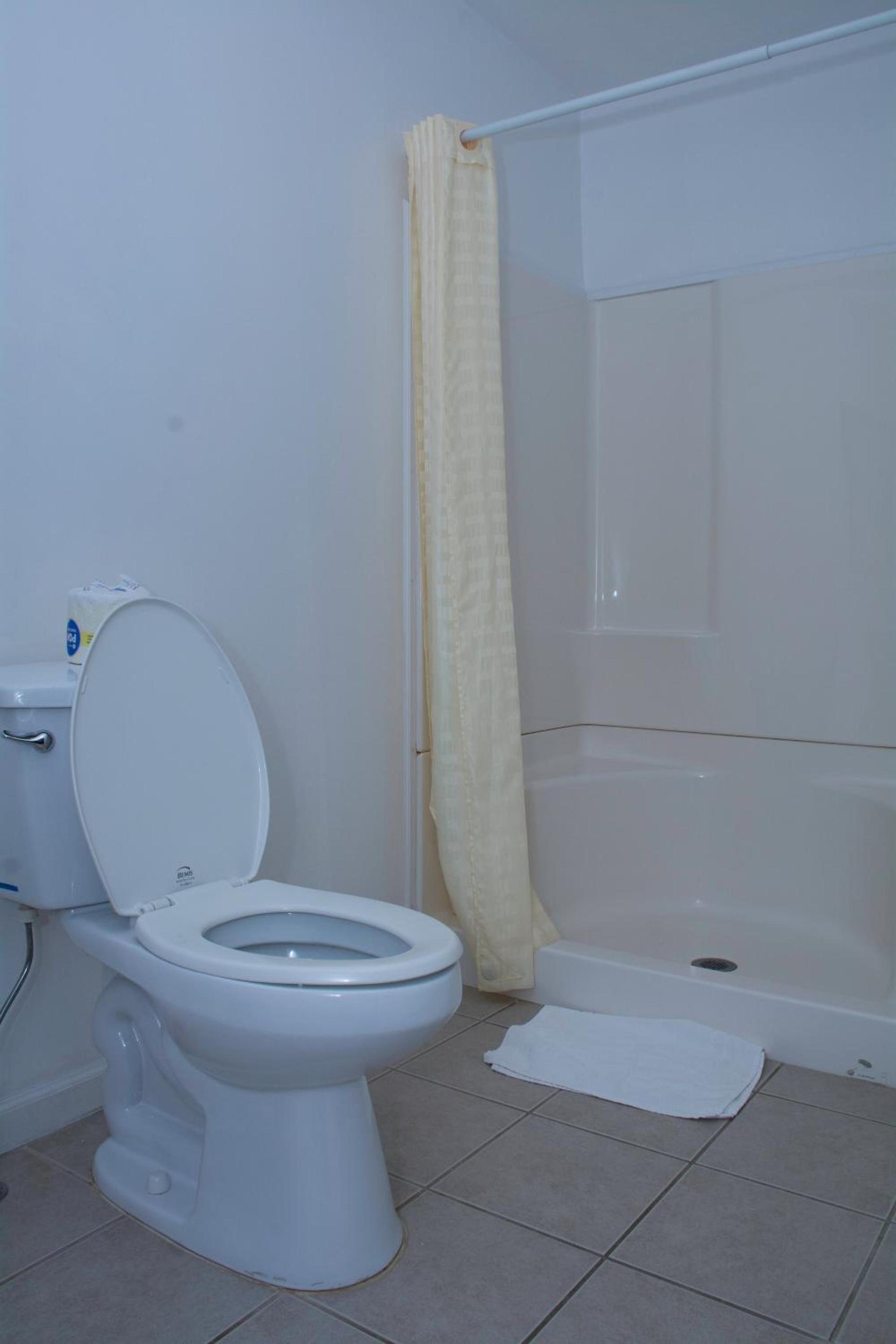 At 9 Motel Near Freehold I-195 photo 4