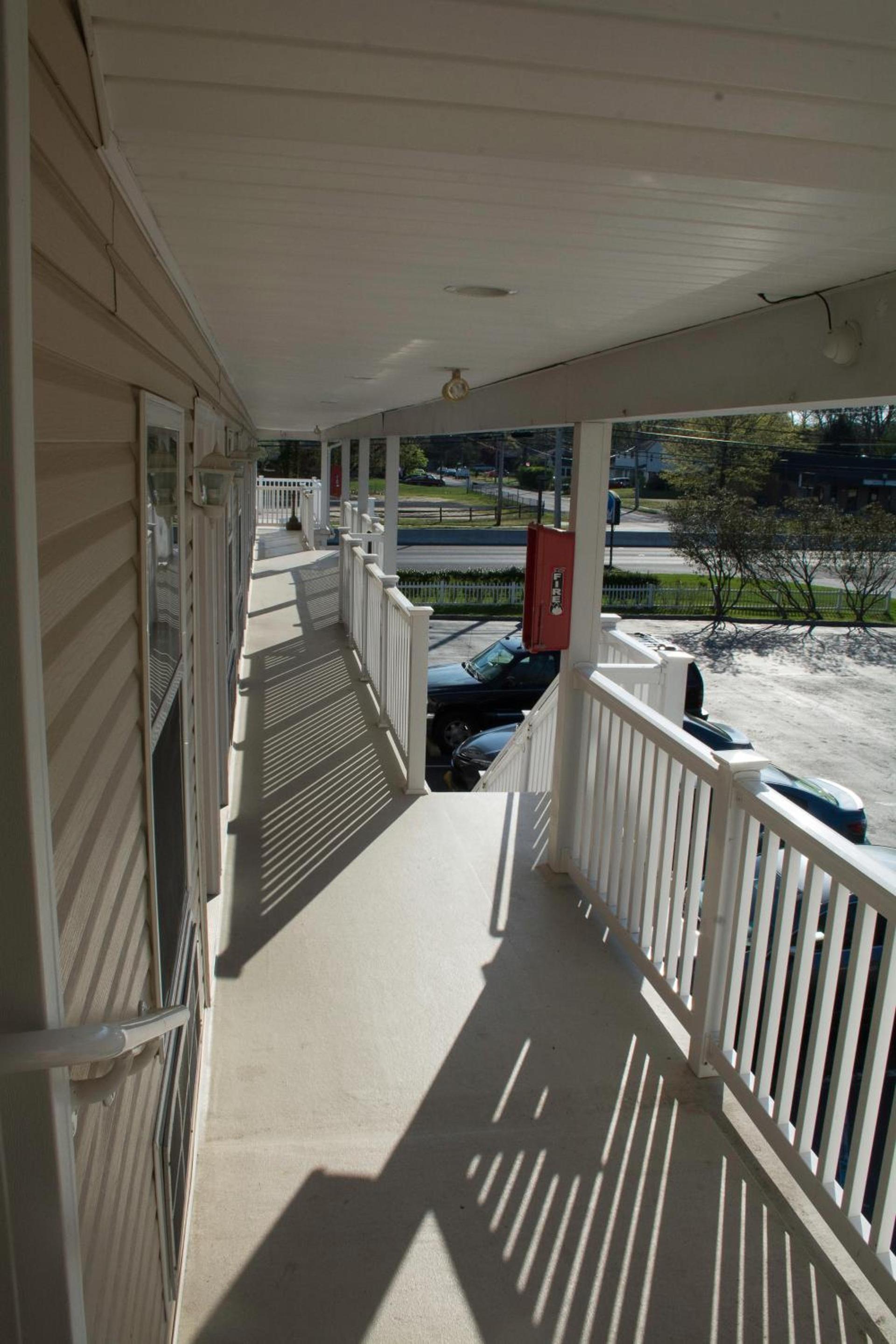 At 9 Motel Near Freehold I-195 photo 30