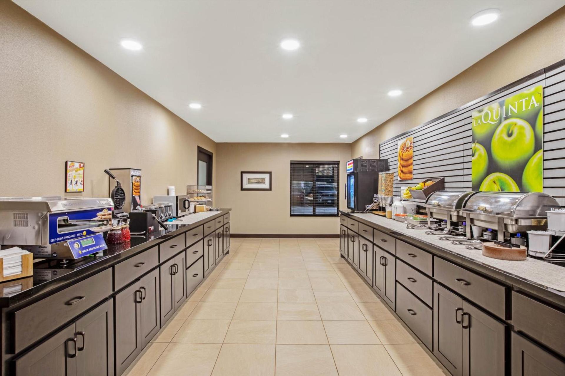 La Quinta by Wyndham Gillette photo 30