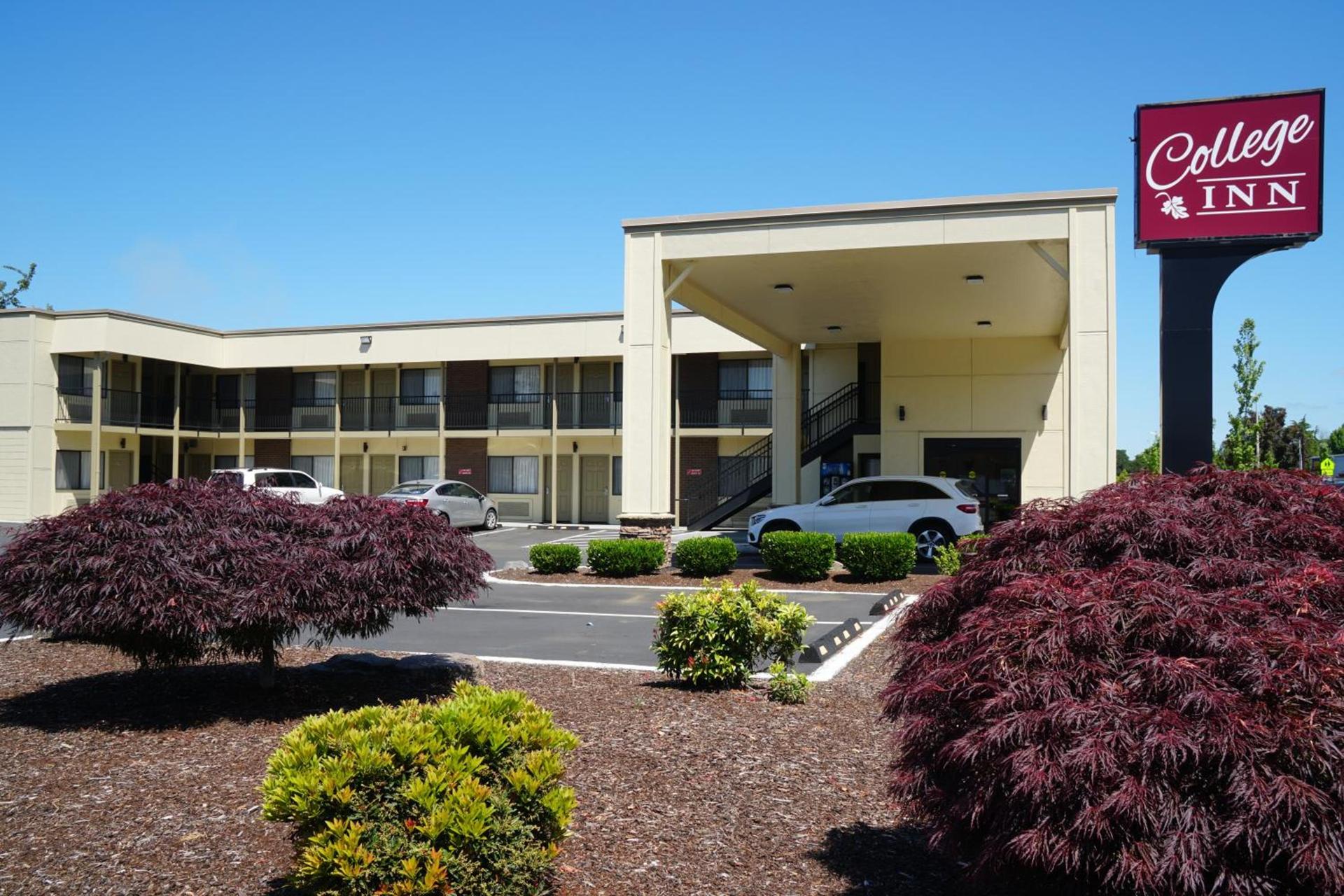 College Inn photo 1