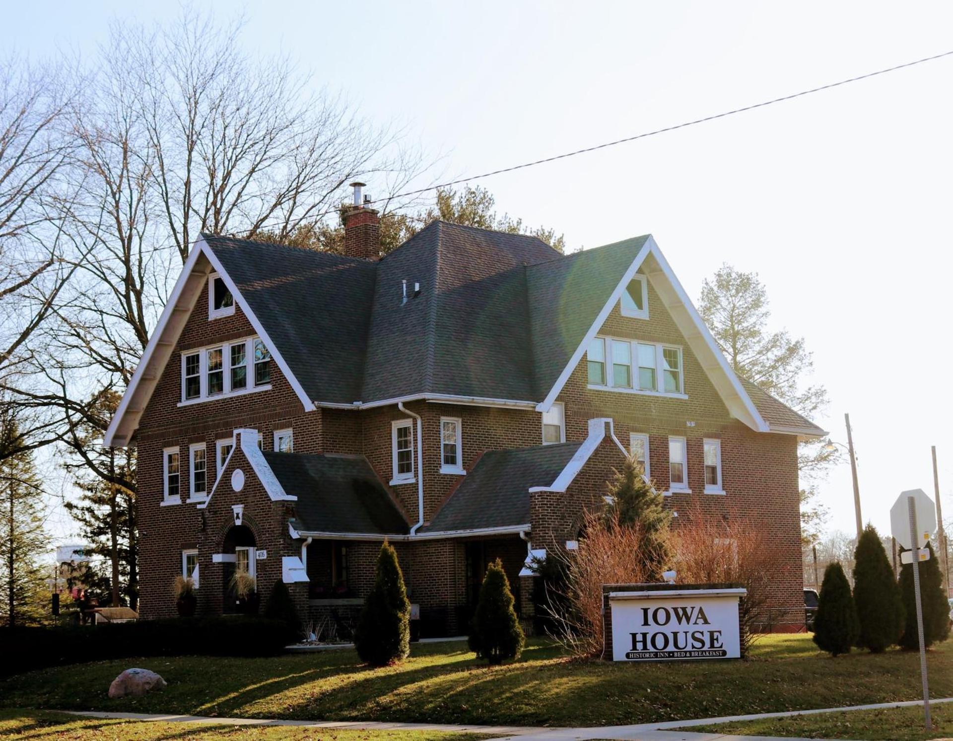Iowa House Historic Inn photo 1