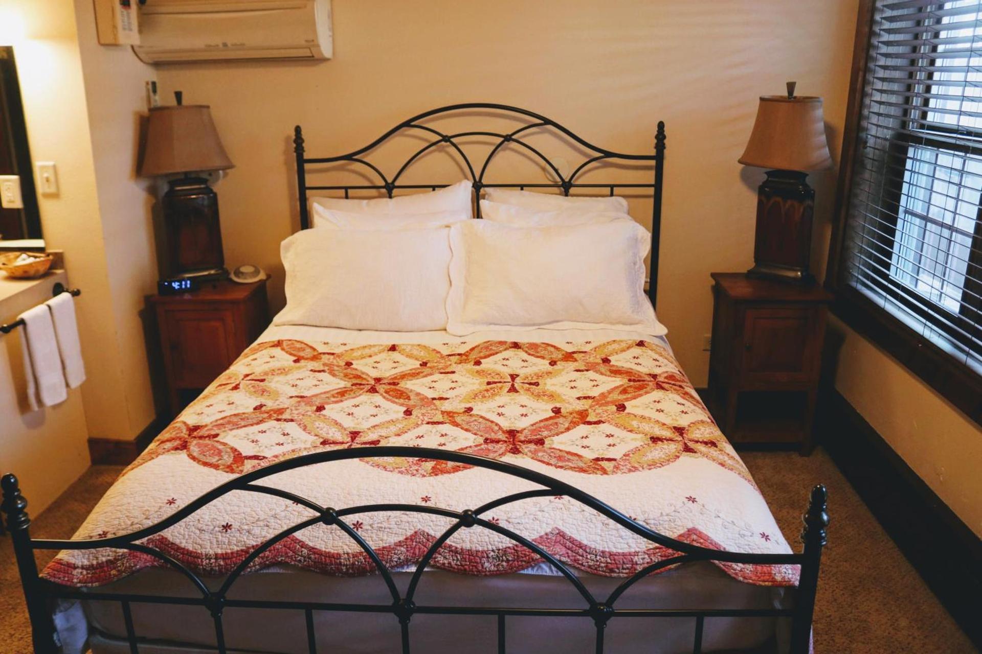 Iowa House Historic Inn photo 92