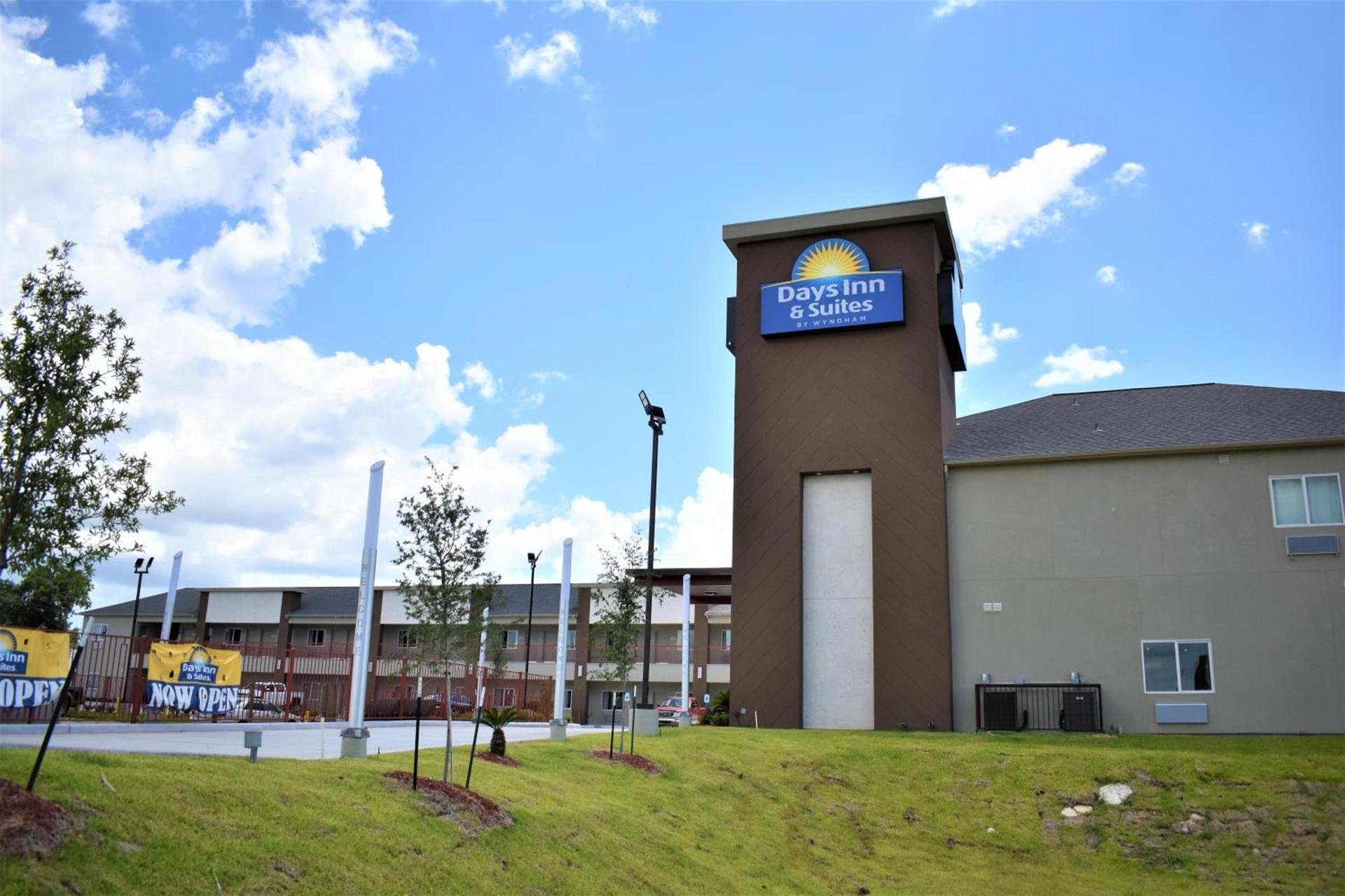 Days Inn & Suites by Wyndham Downtown/University of Houston photo 81