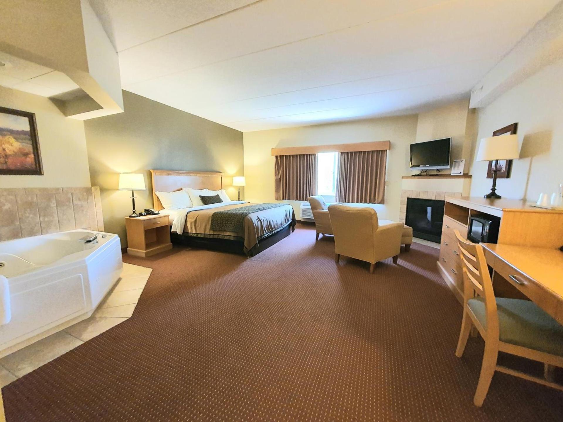 AmeriVu Inn and Suites - Waconia photo 44
