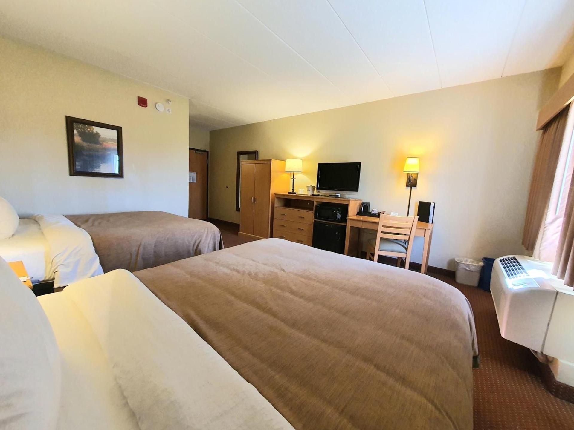 AmeriVu Inn and Suites - Waconia photo 38