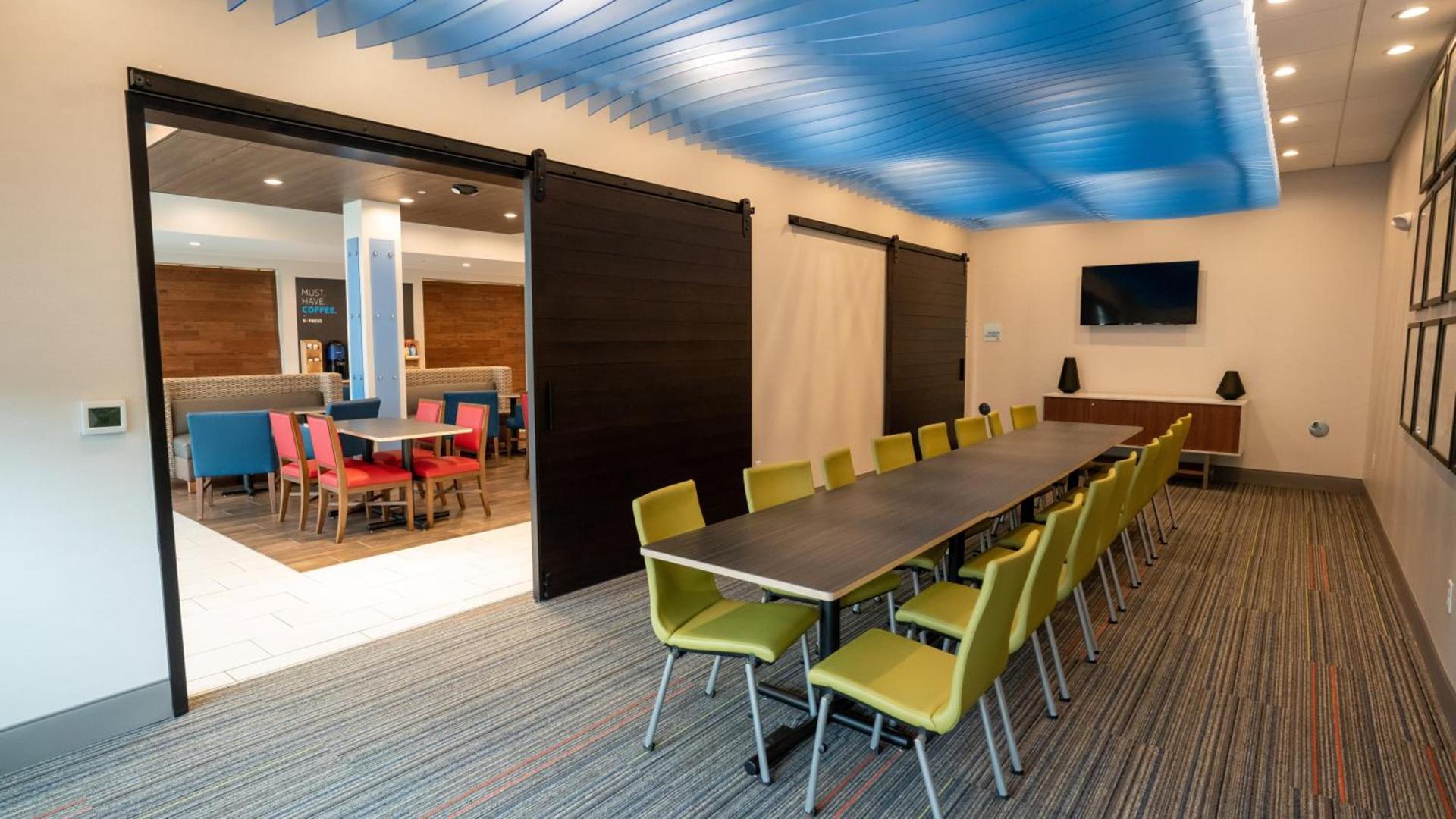 Holiday Inn Express & Suites Richburg by IHG photo 18