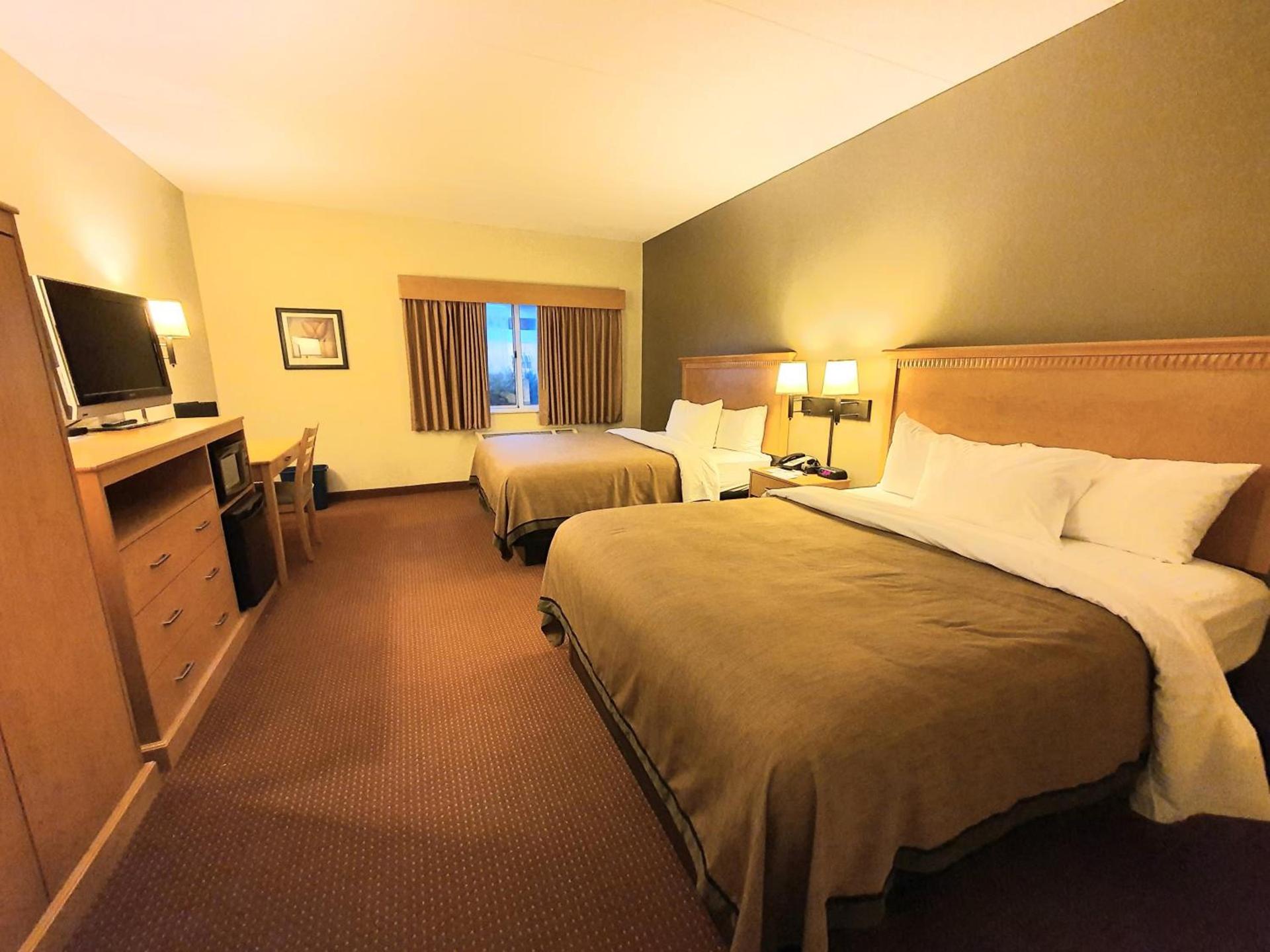 AmeriVu Inn and Suites - Waconia photo 29