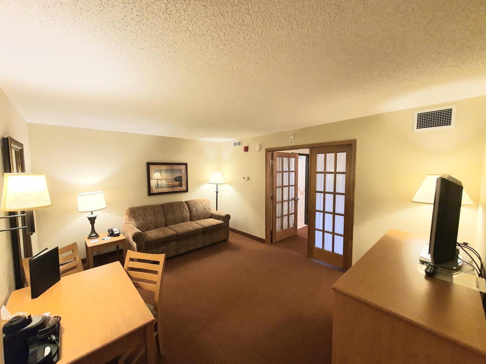 AmeriVu Inn and Suites - Waconia photo 22