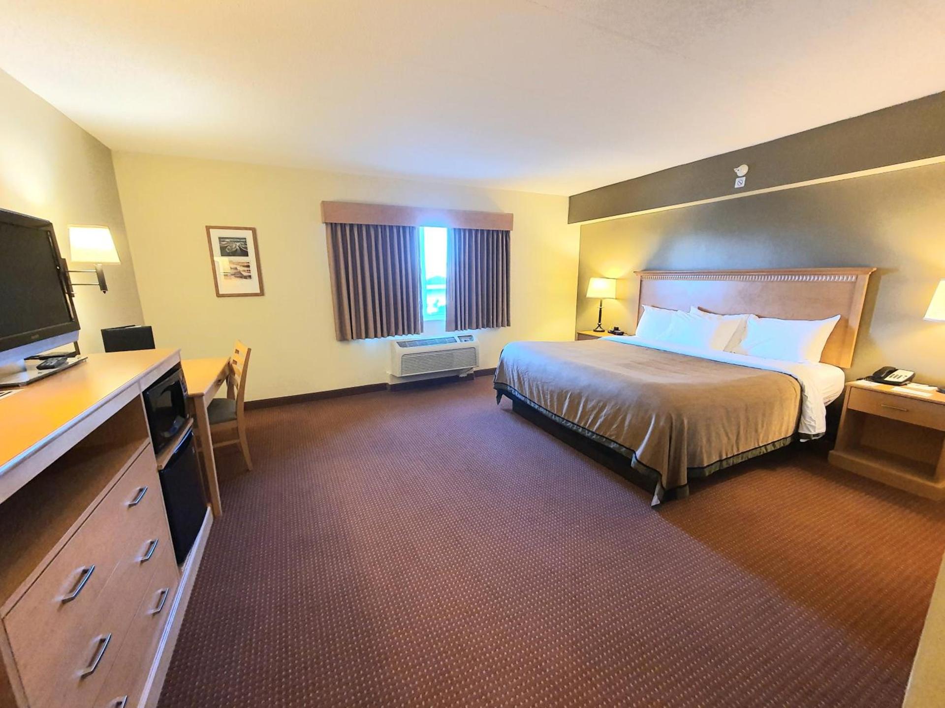AmeriVu Inn and Suites - Waconia photo 14