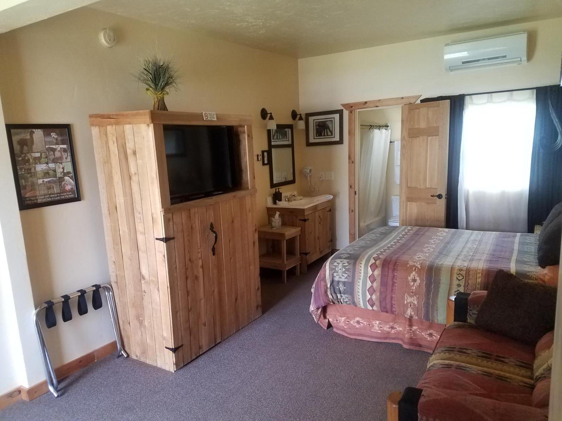 Alpaca Inn, The photo 16