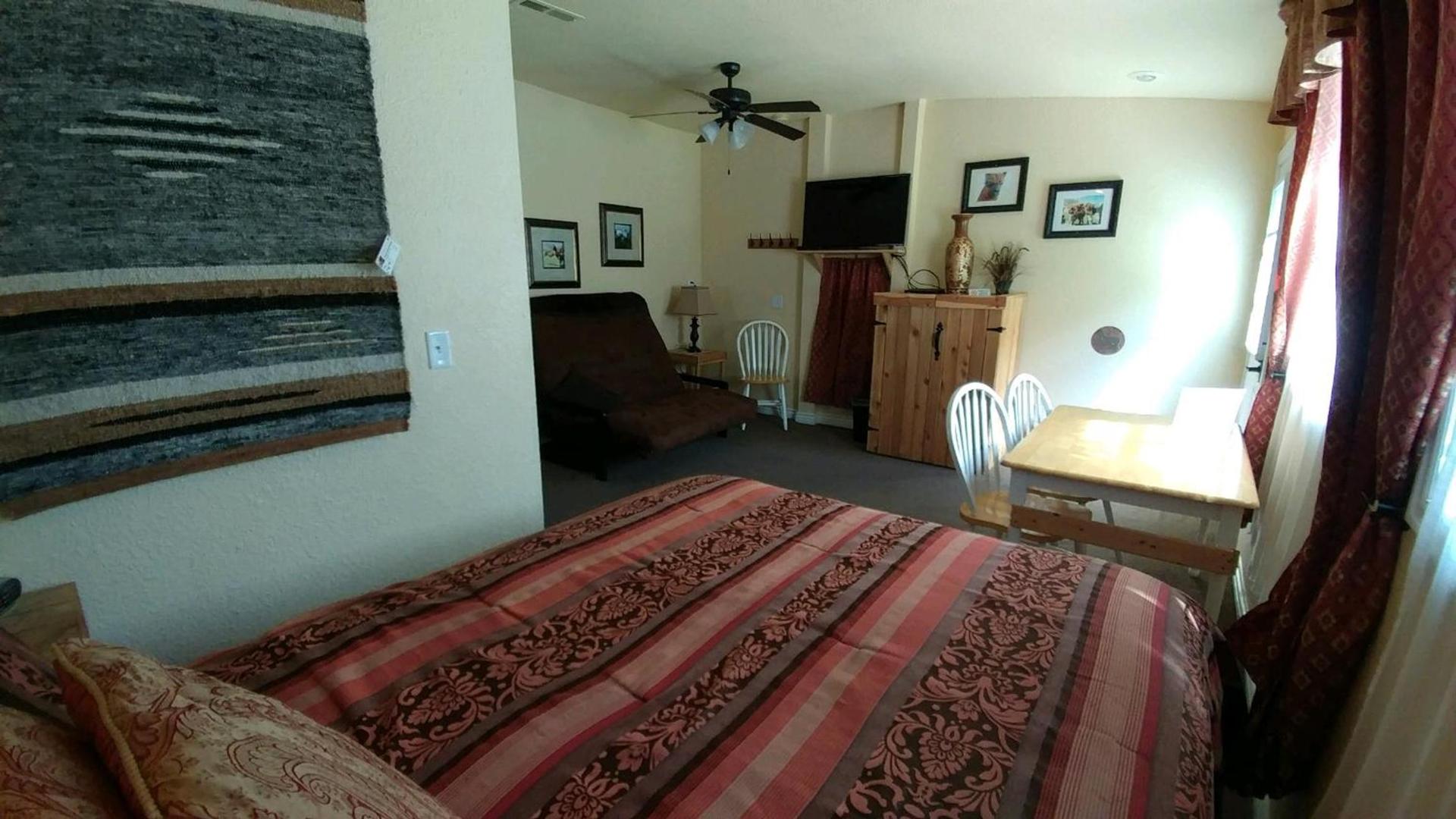 Alpaca Inn, The photo 45