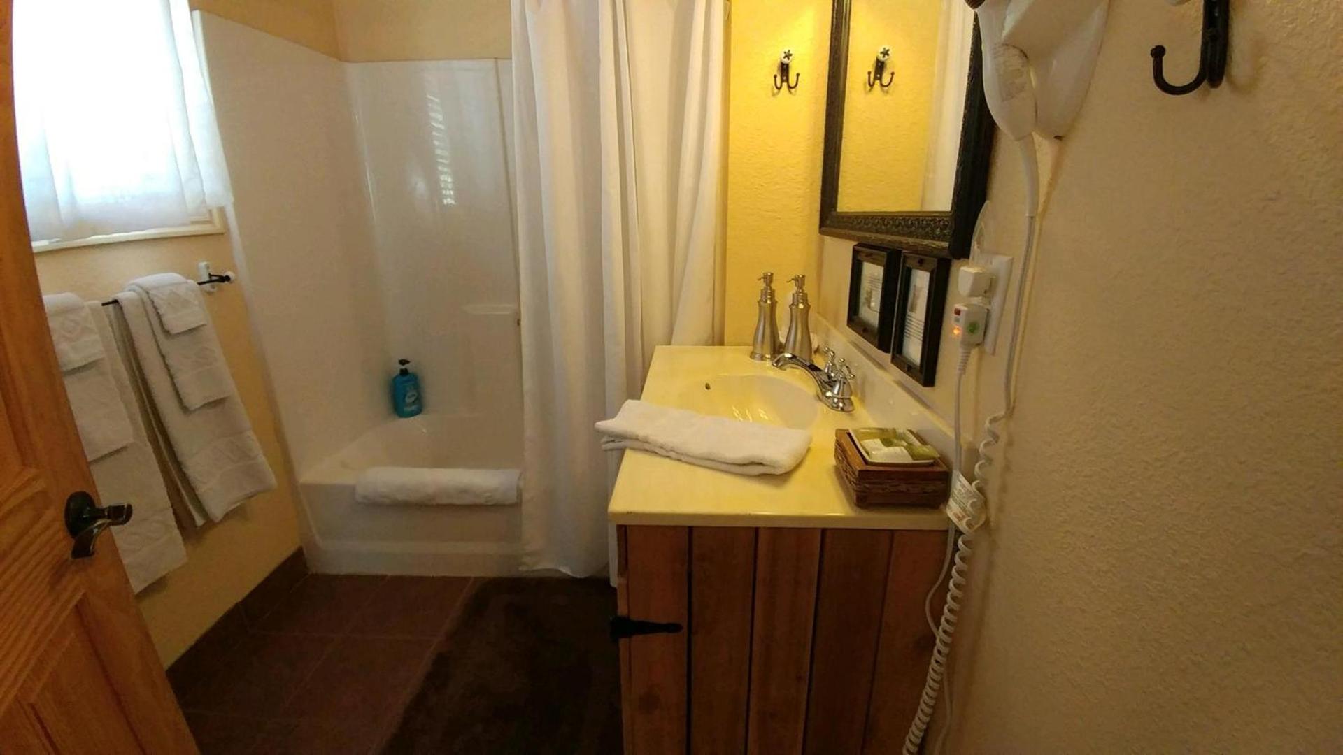 Alpaca Inn, The photo 46