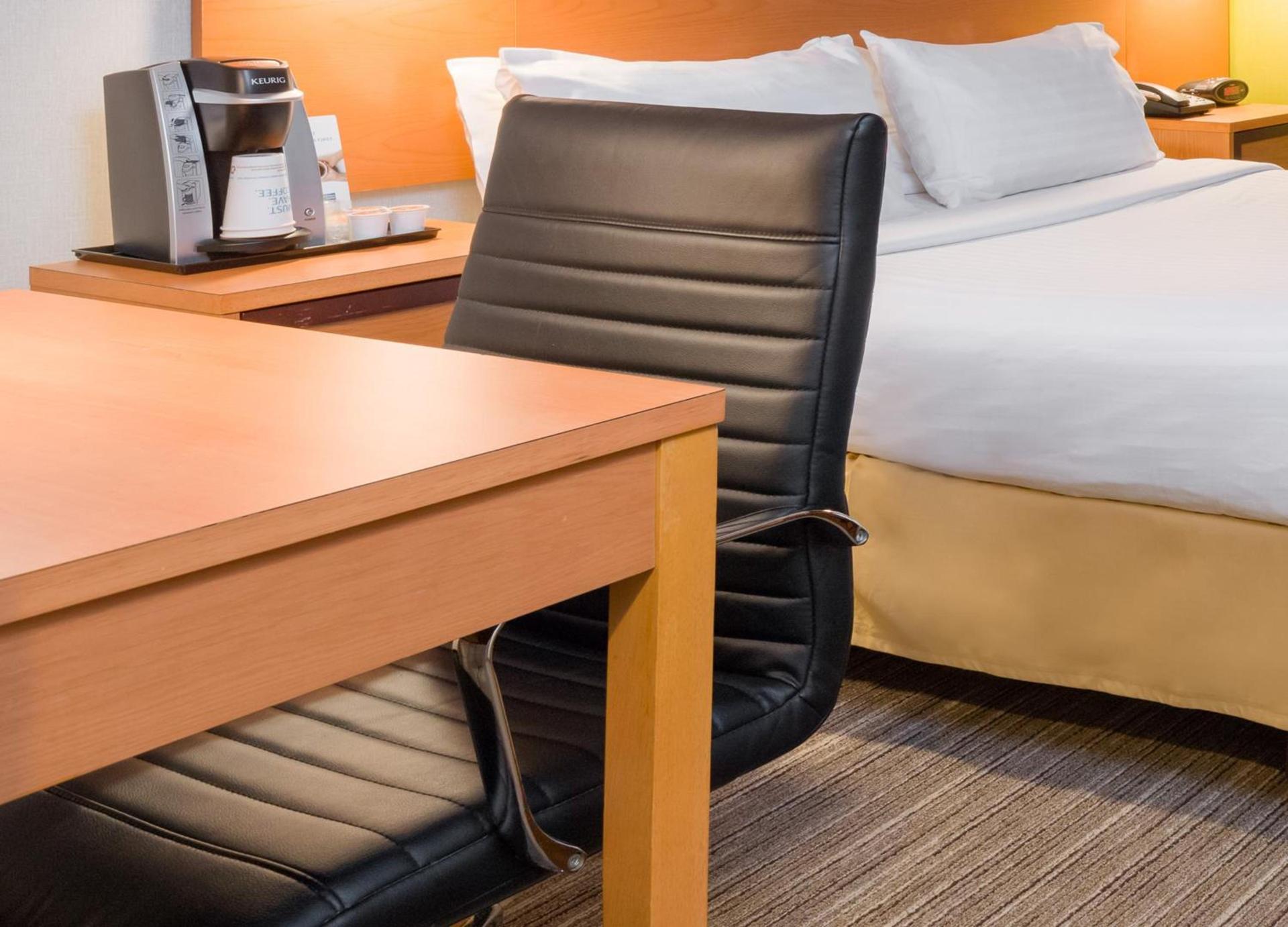 Holiday Inn Express - Times Square by IHG photo 16