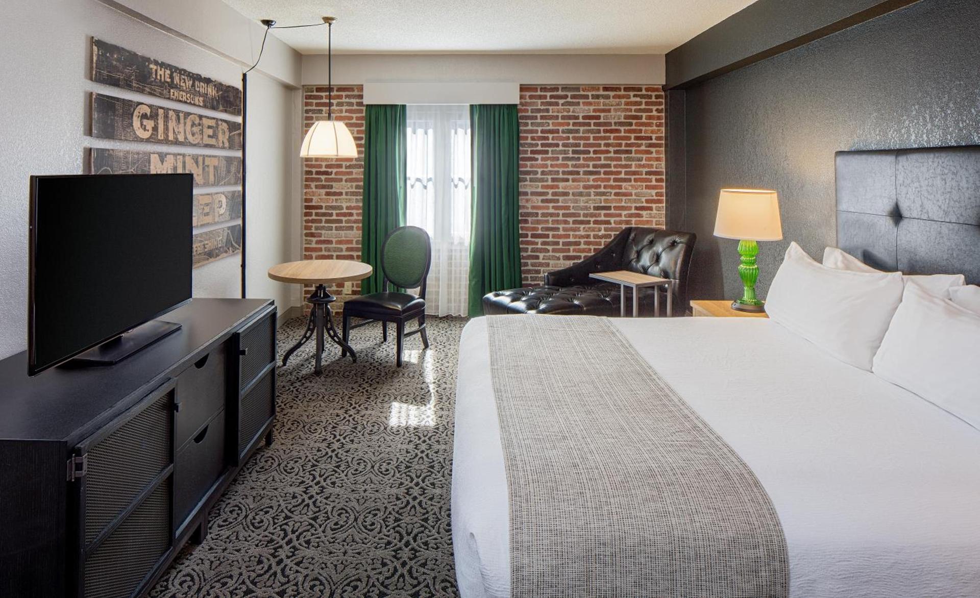 Holiday Inn Hotel French Quarter-Chateau Lemoyne by IHG photo 6