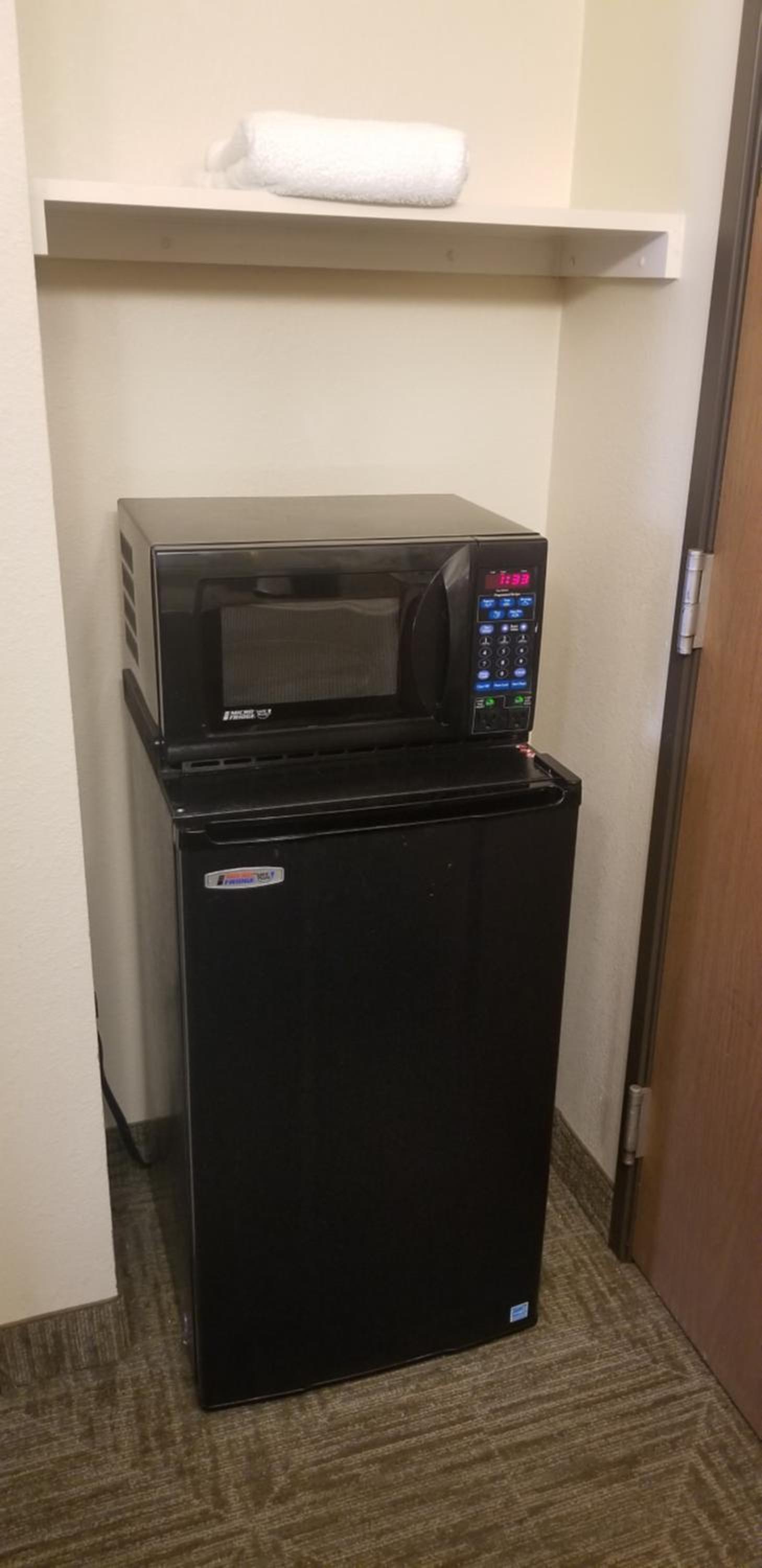 La Quinta Inn by Wyndham Indianapolis Airport Executive Dr photo 26