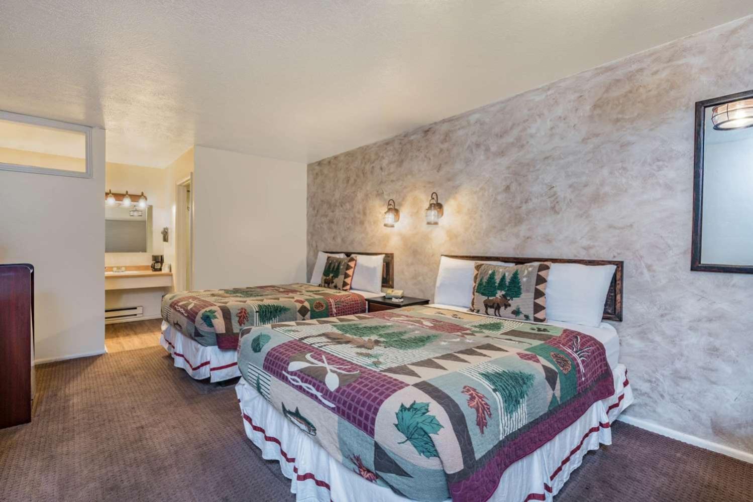 High Desert Inn photo 15
