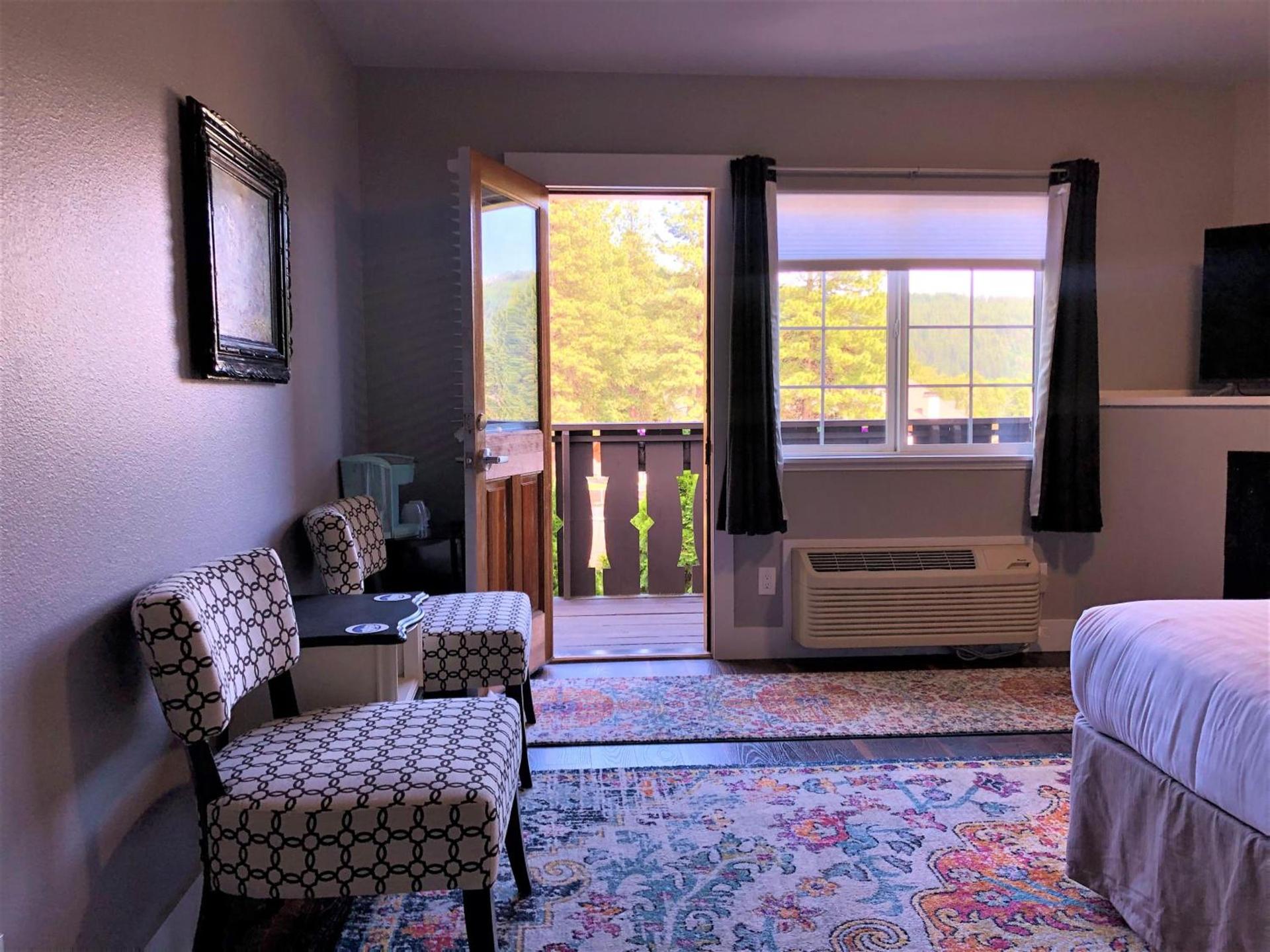 Blue Elk Inn photo 49