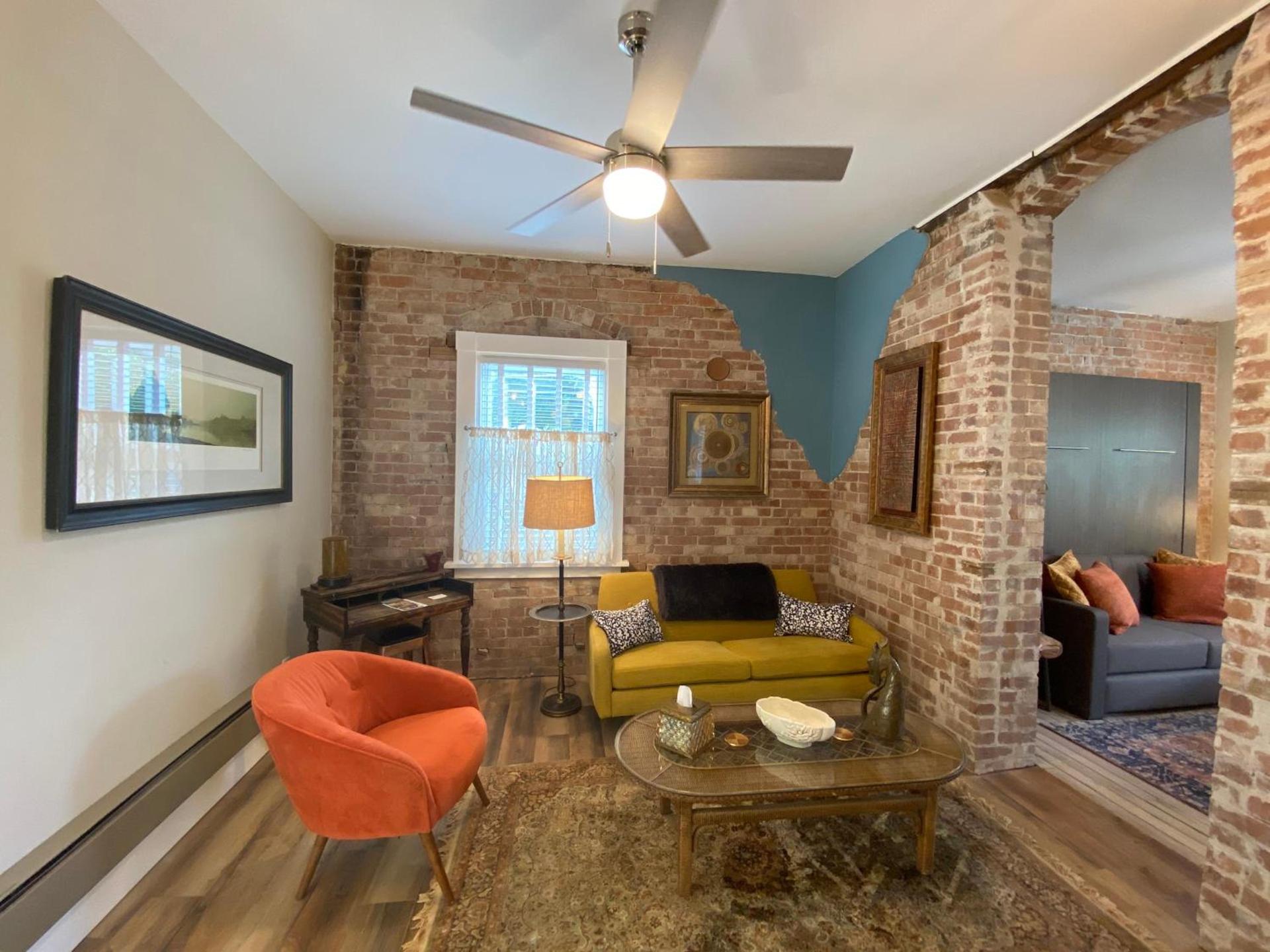Bisbee Brownstone Suites photo 23
