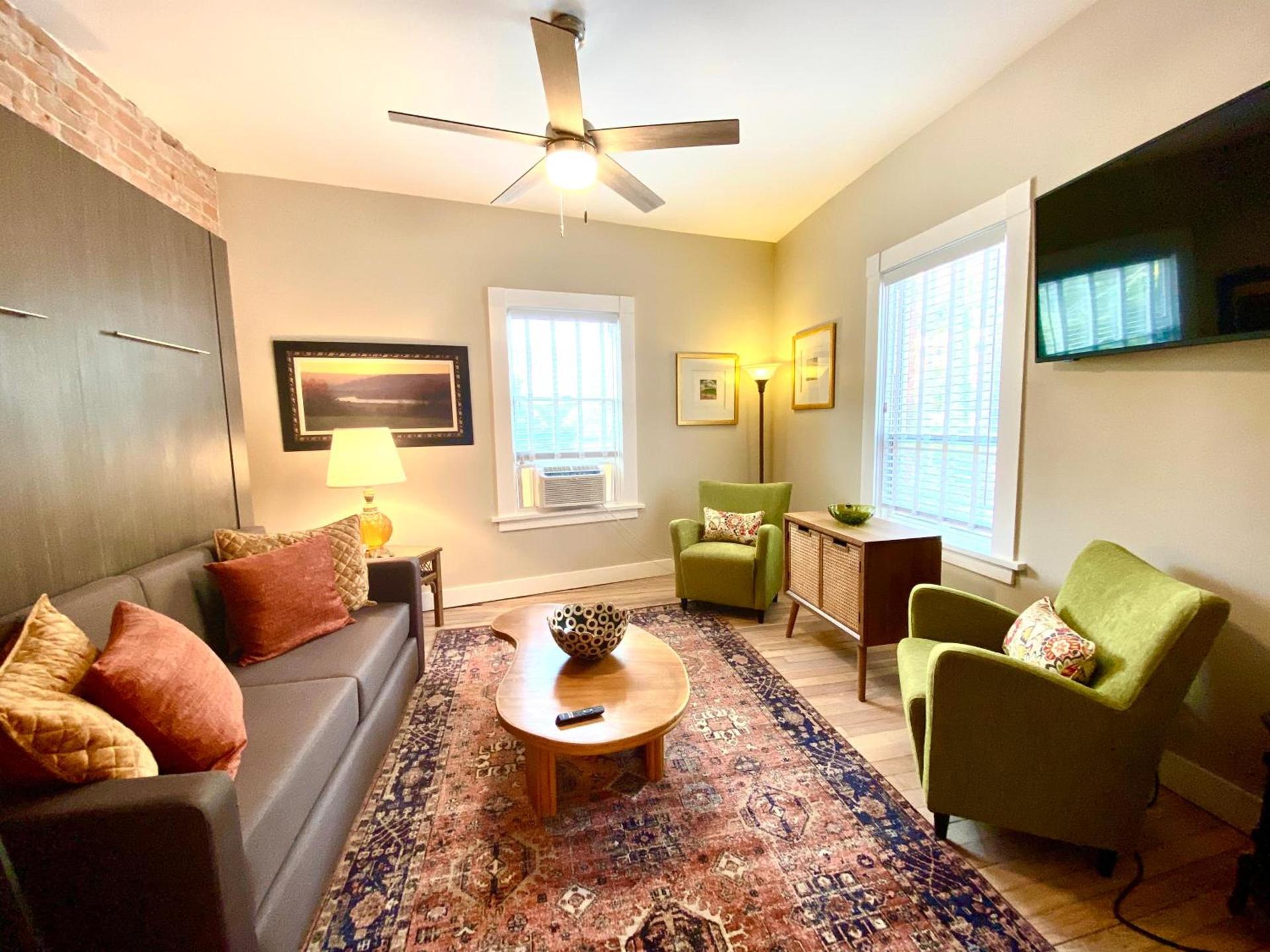 Bisbee Brownstone Suites photo 20