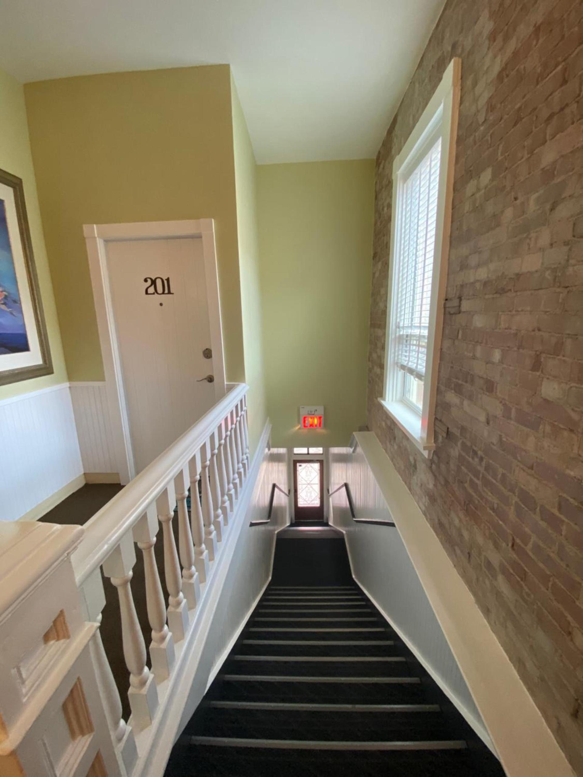 Bisbee Brownstone Suites photo 10