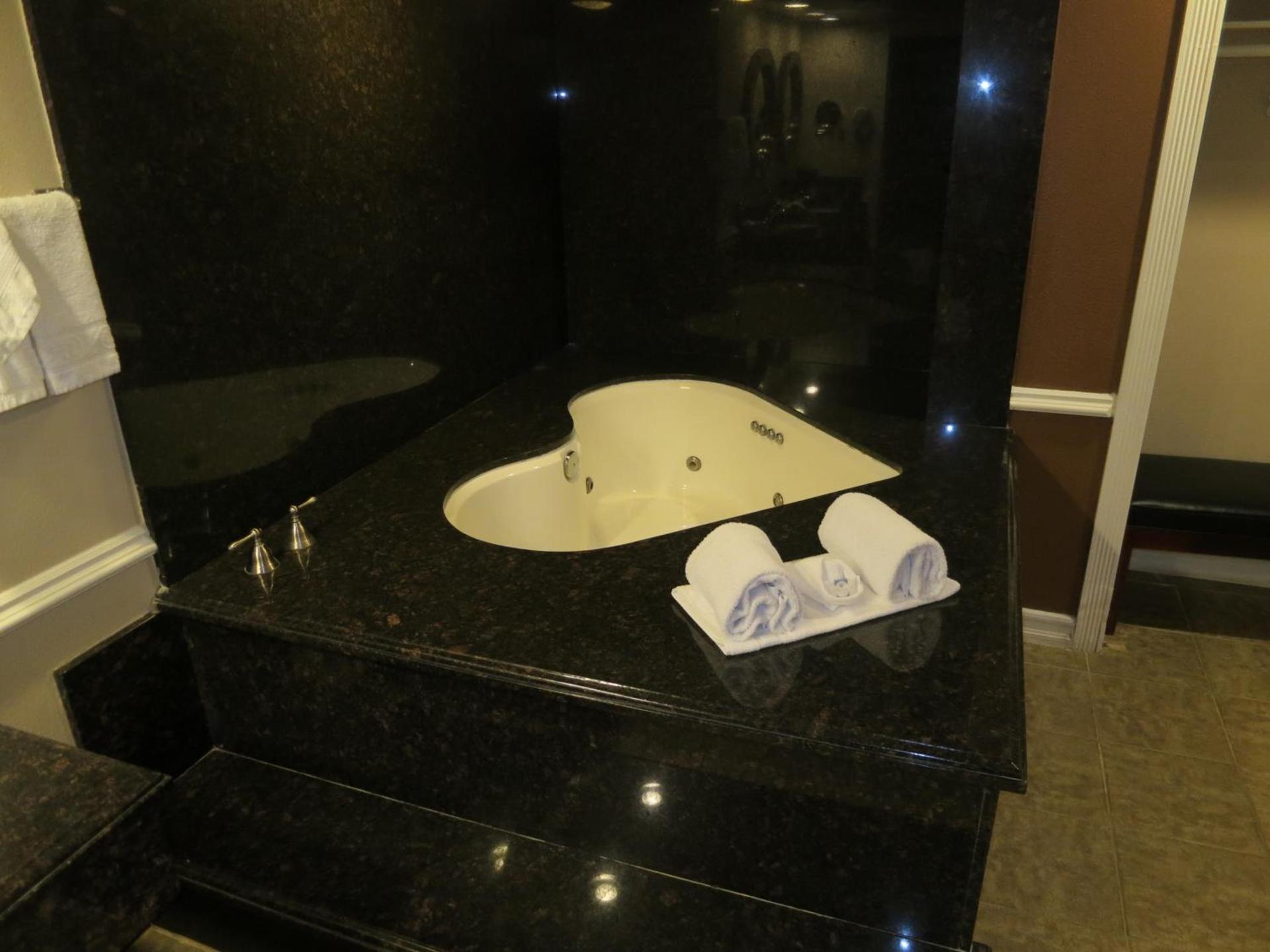 Dynasty Suites Hotel photo 2