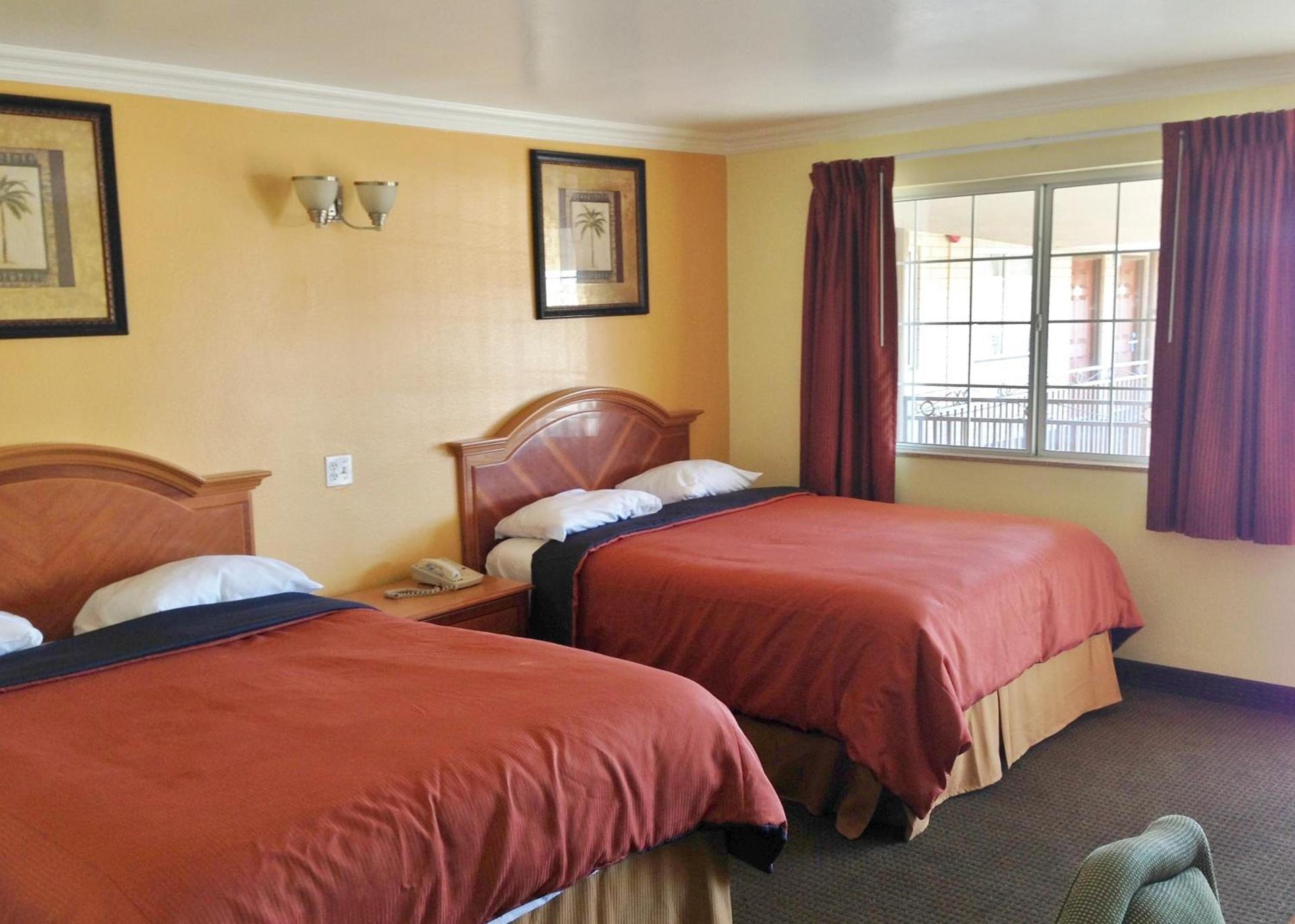 Downtown Motel 7 photo 6