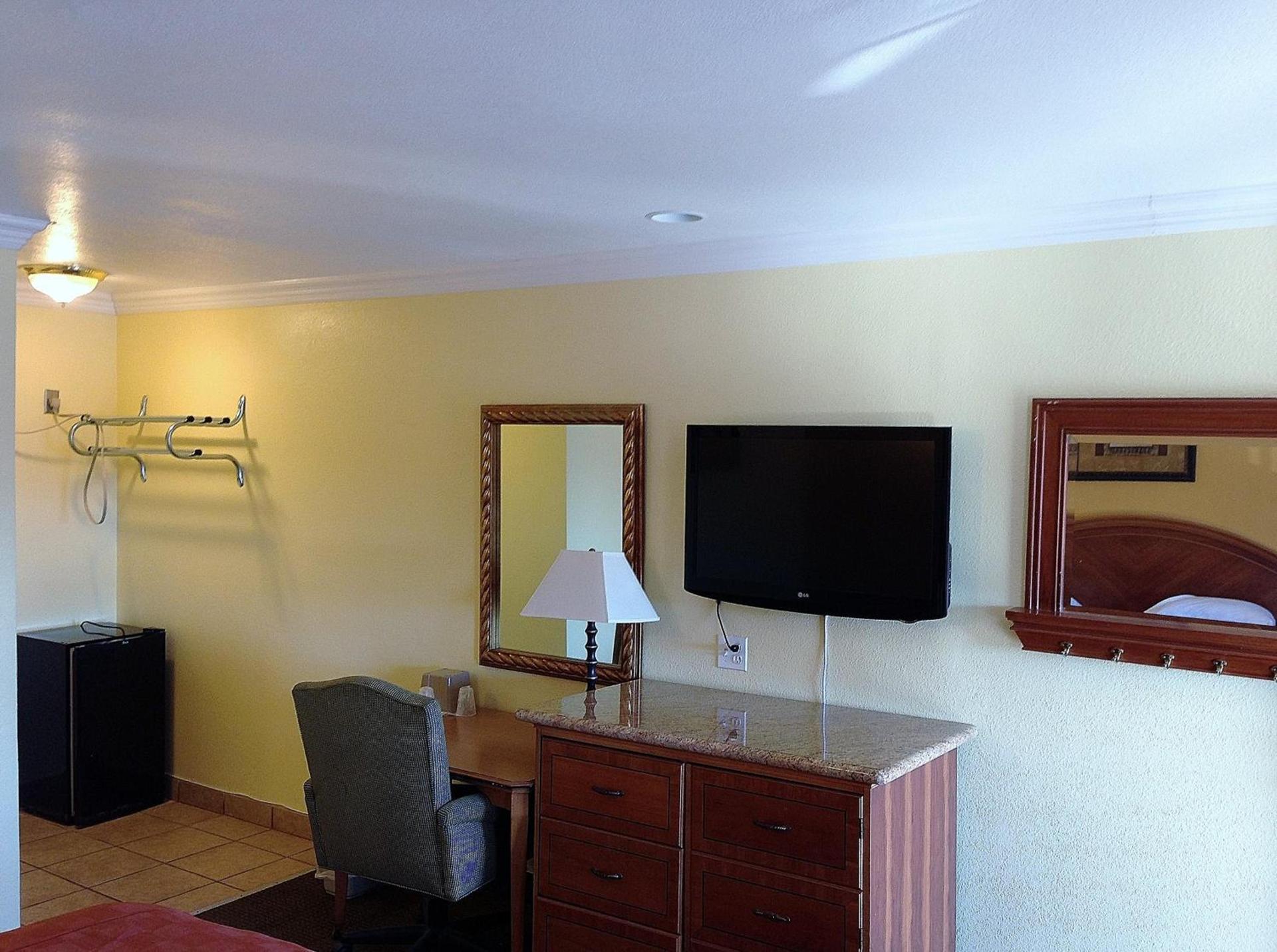 Downtown Motel 7 photo 4