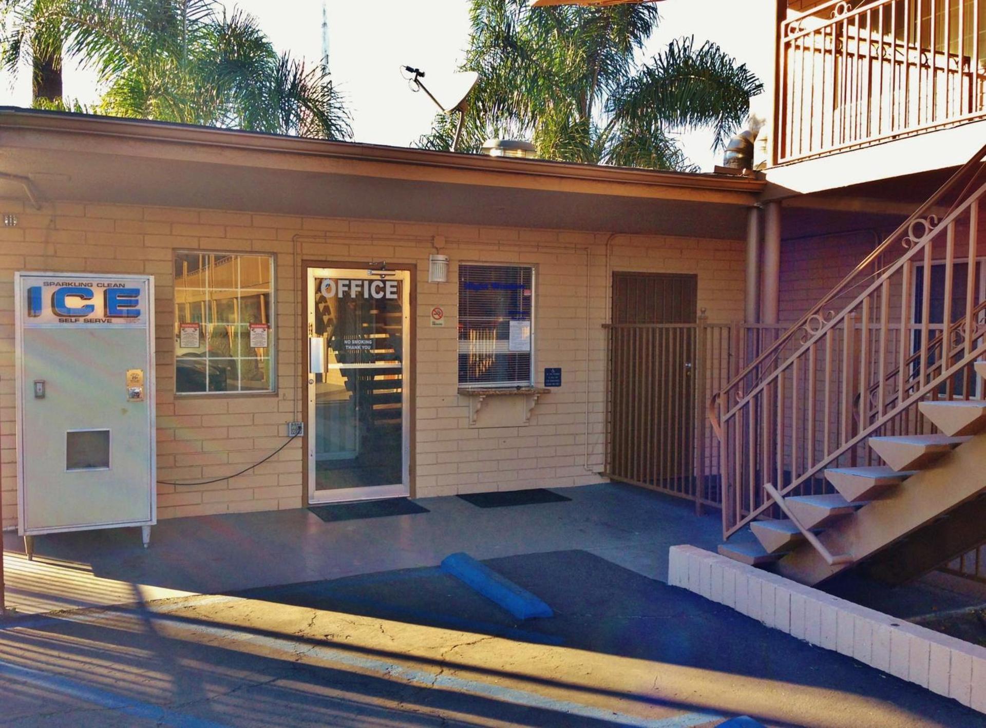 Downtown Motel 7 photo 2