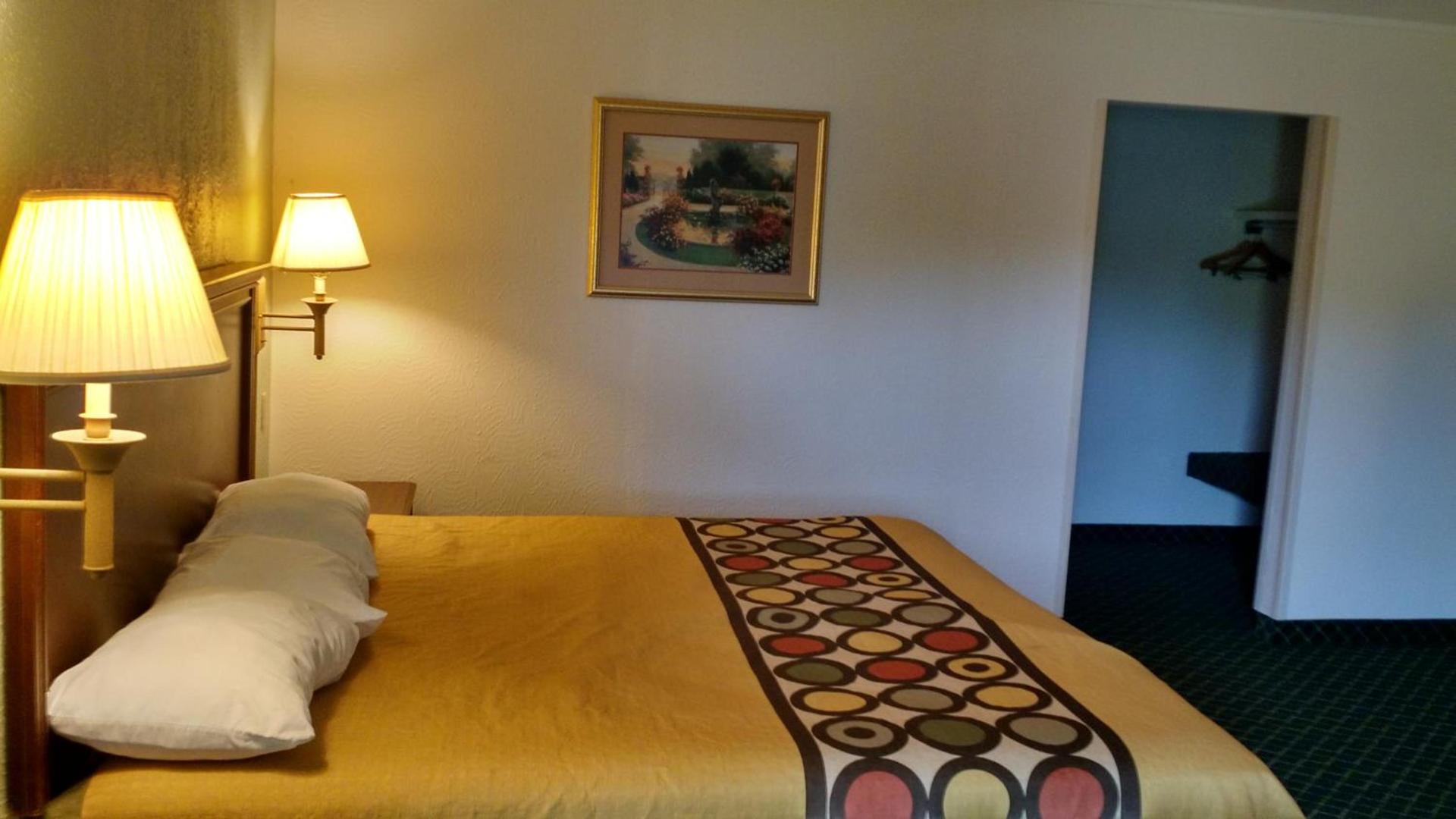 Sprucewood Inn photo 5