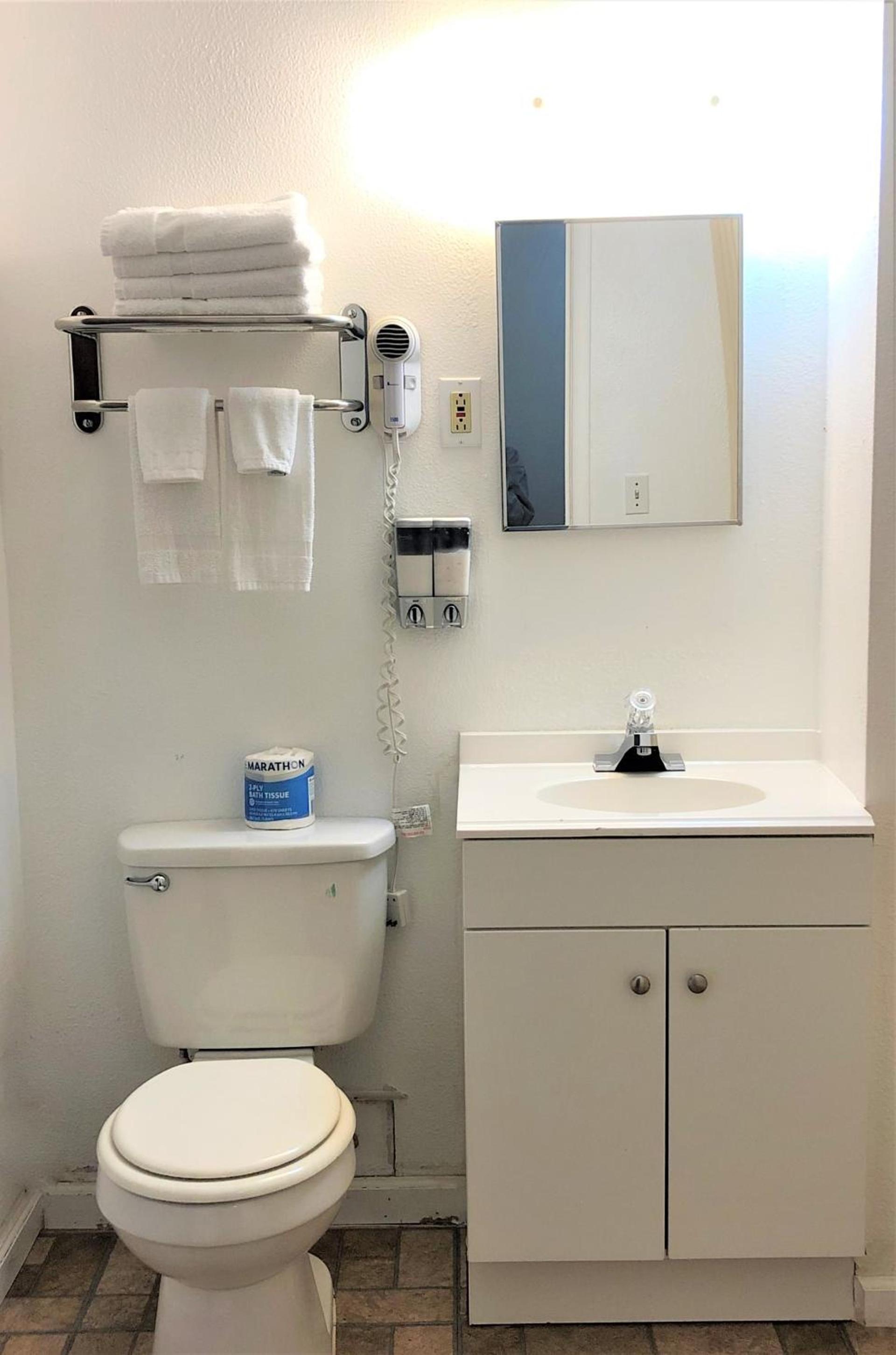 Blue Coast Inn & Suites photo 17