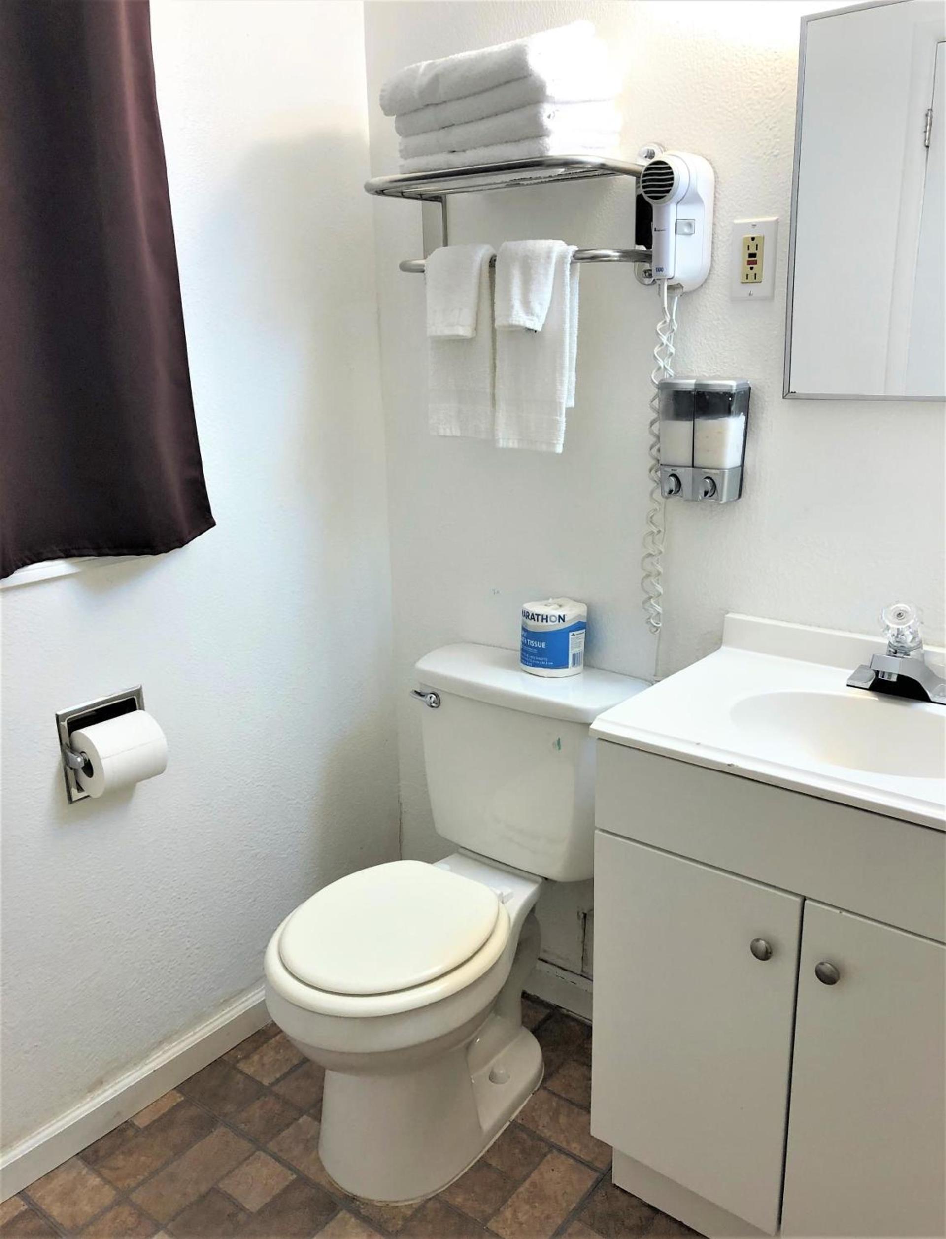 Blue Coast Inn & Suites photo 24