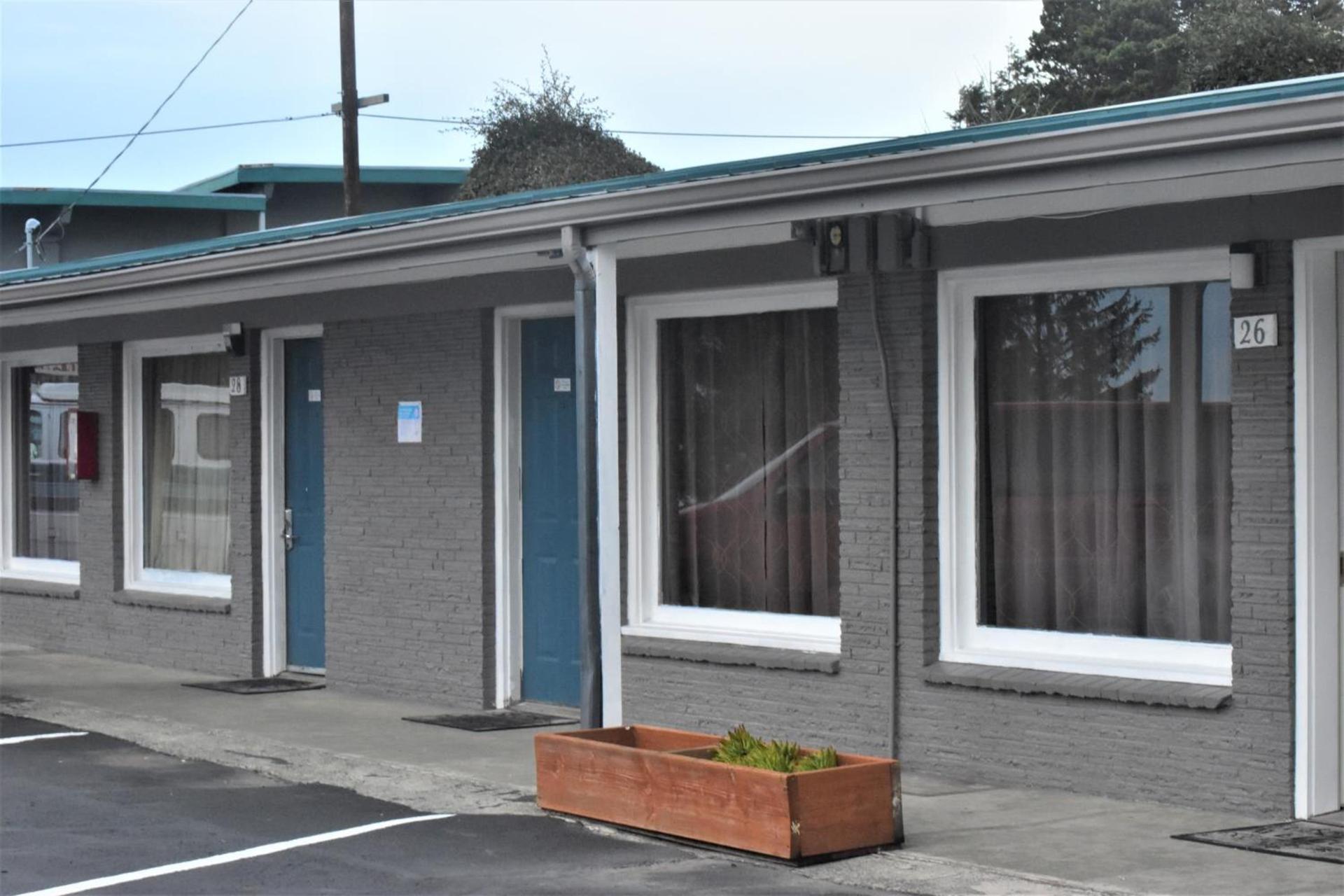 Blue Coast Inn & Suites photo 6